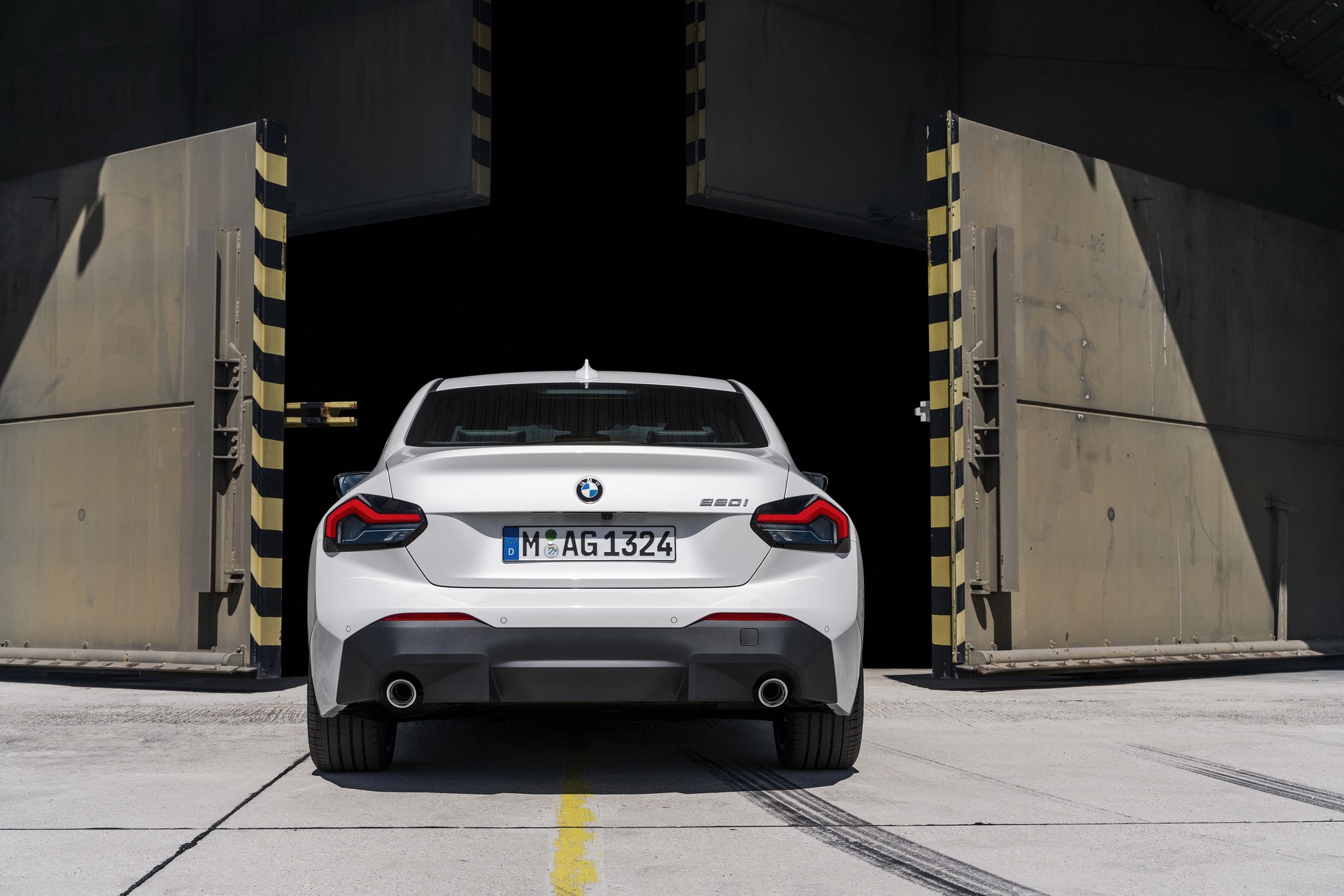 Download 2022 BMW 2 Series Coupe - Rear HD Wallpaper 1921x1281 #27