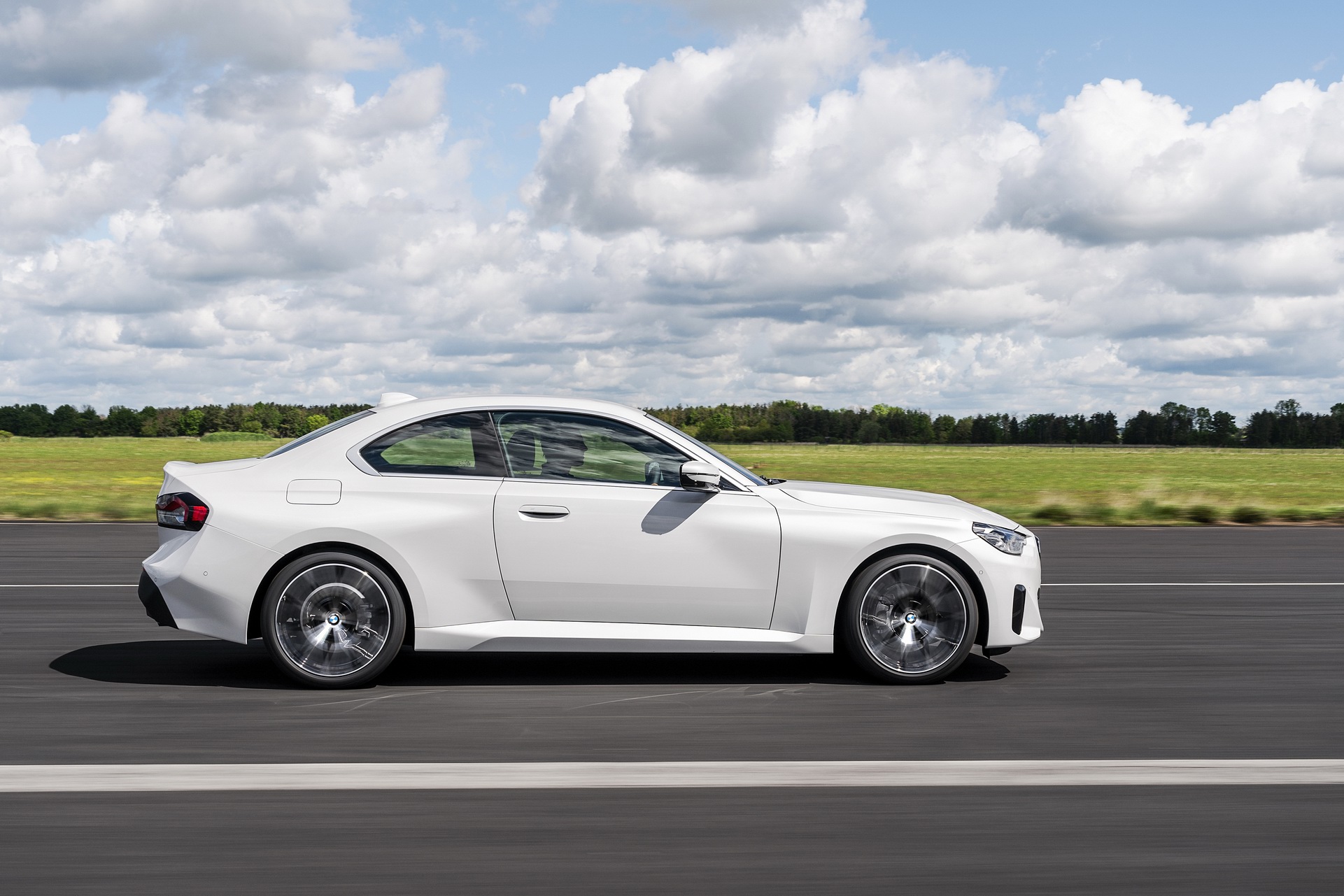 Download 2022 BMW 2 Series Coupe - Side HD Wallpaper 1921x1281 #15