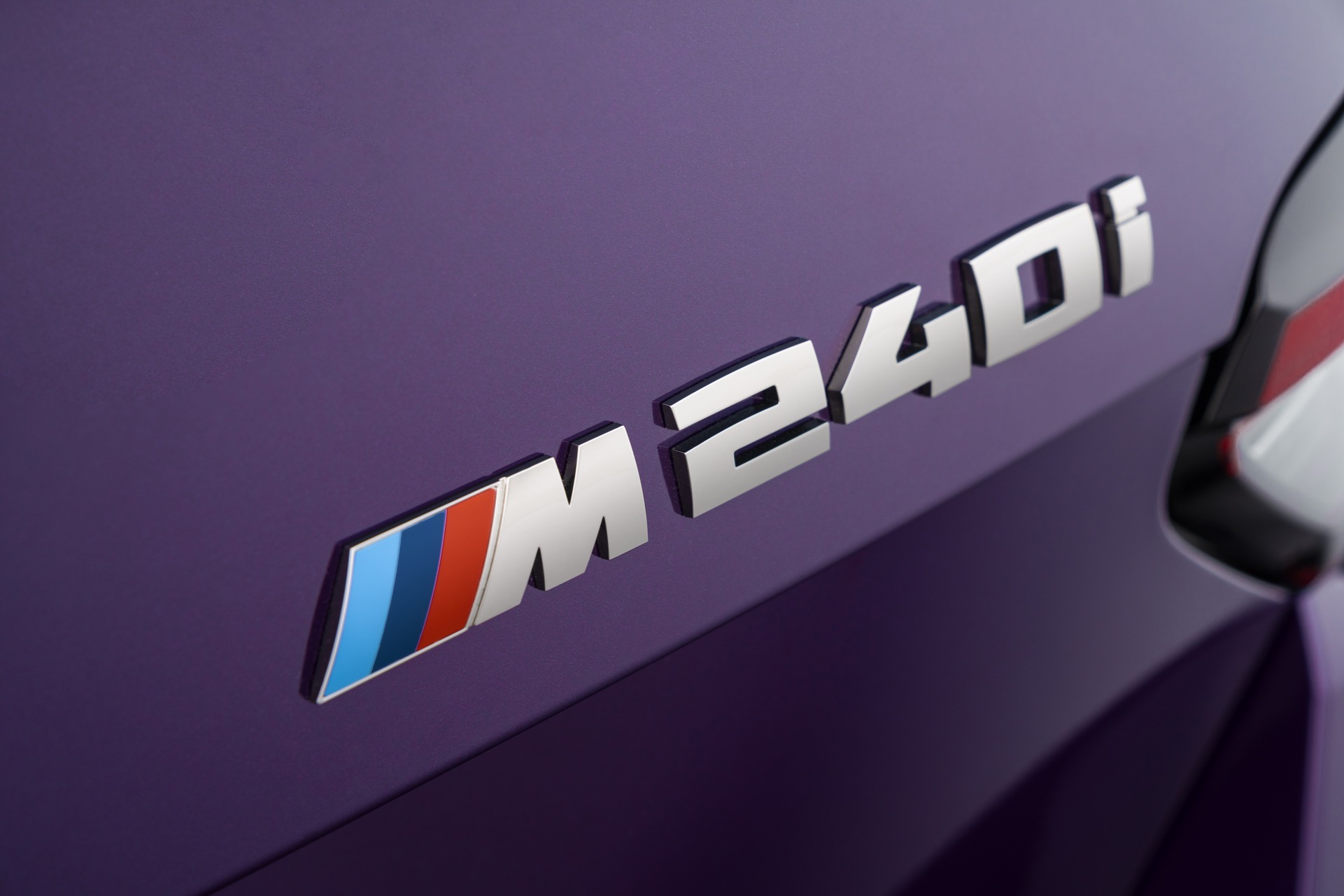 Download 2022 BMW M240i xDrive Coupe - Badge HD Wallpaper 1921x1281 #44
