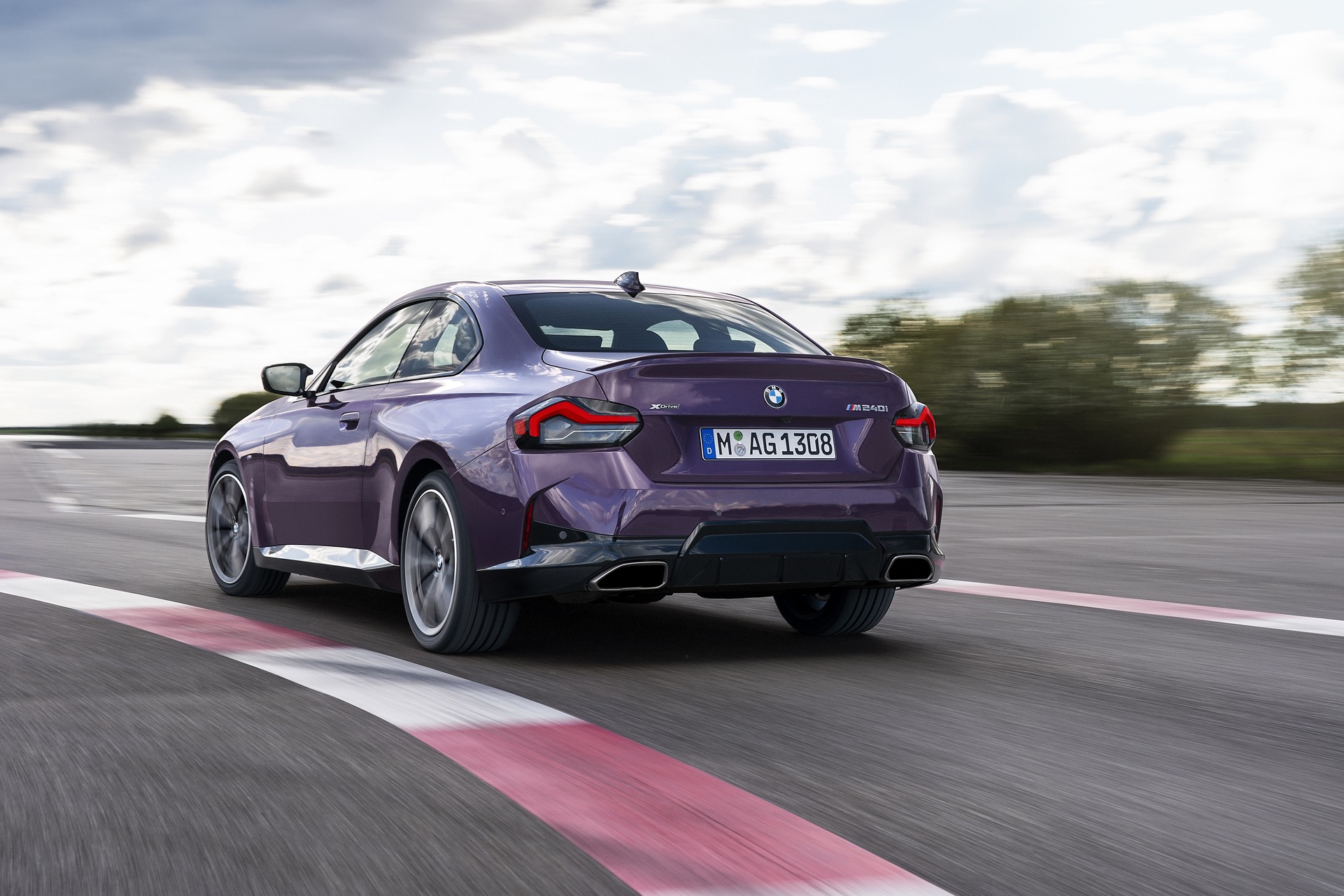 Download 2022 BMW M240i xDrive Coupe - Rear Three-Quarter HD Wallpaper 1921x1281 #15