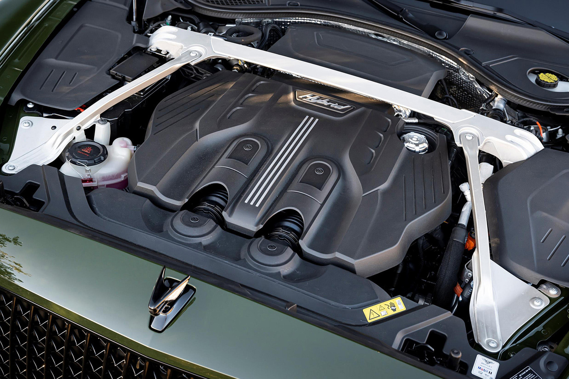 Download 2022 Bentley Flying Spur Hybrid - Engine HD Wallpaper 1921x1281 #101