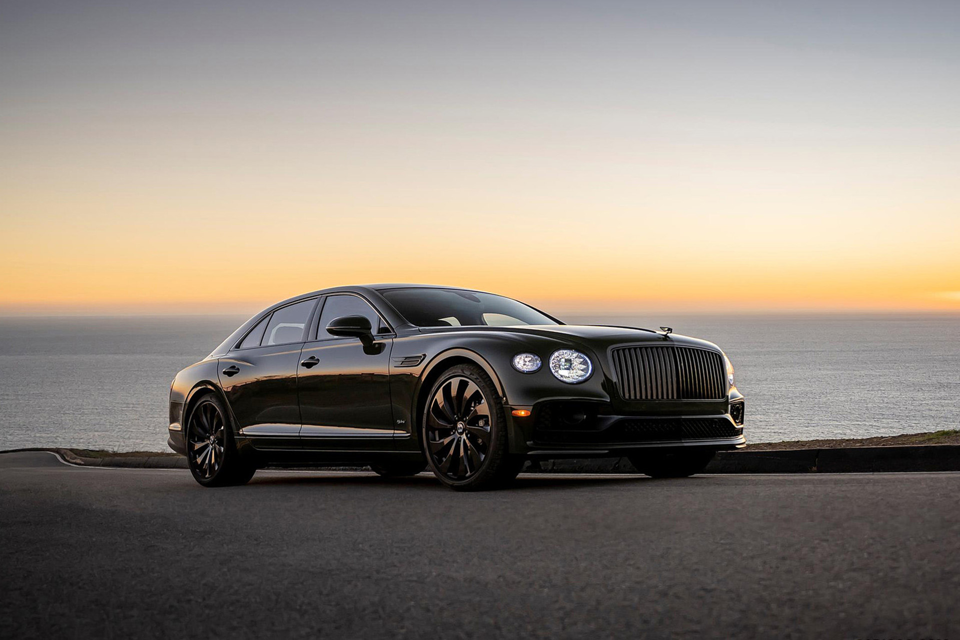 Download 2022 Bentley Flying Spur Hybrid - Front Three-Quarter HD Wallpaper 1921x1281 #43