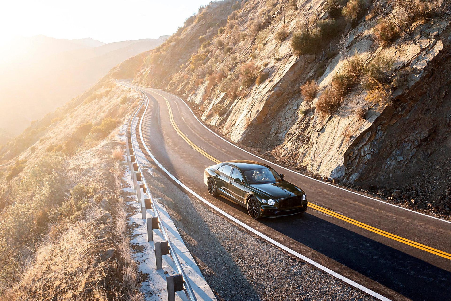 Download 2022 Bentley Flying Spur Hybrid - Front Three-Quarter HD Wallpaper 1921x1281 #9