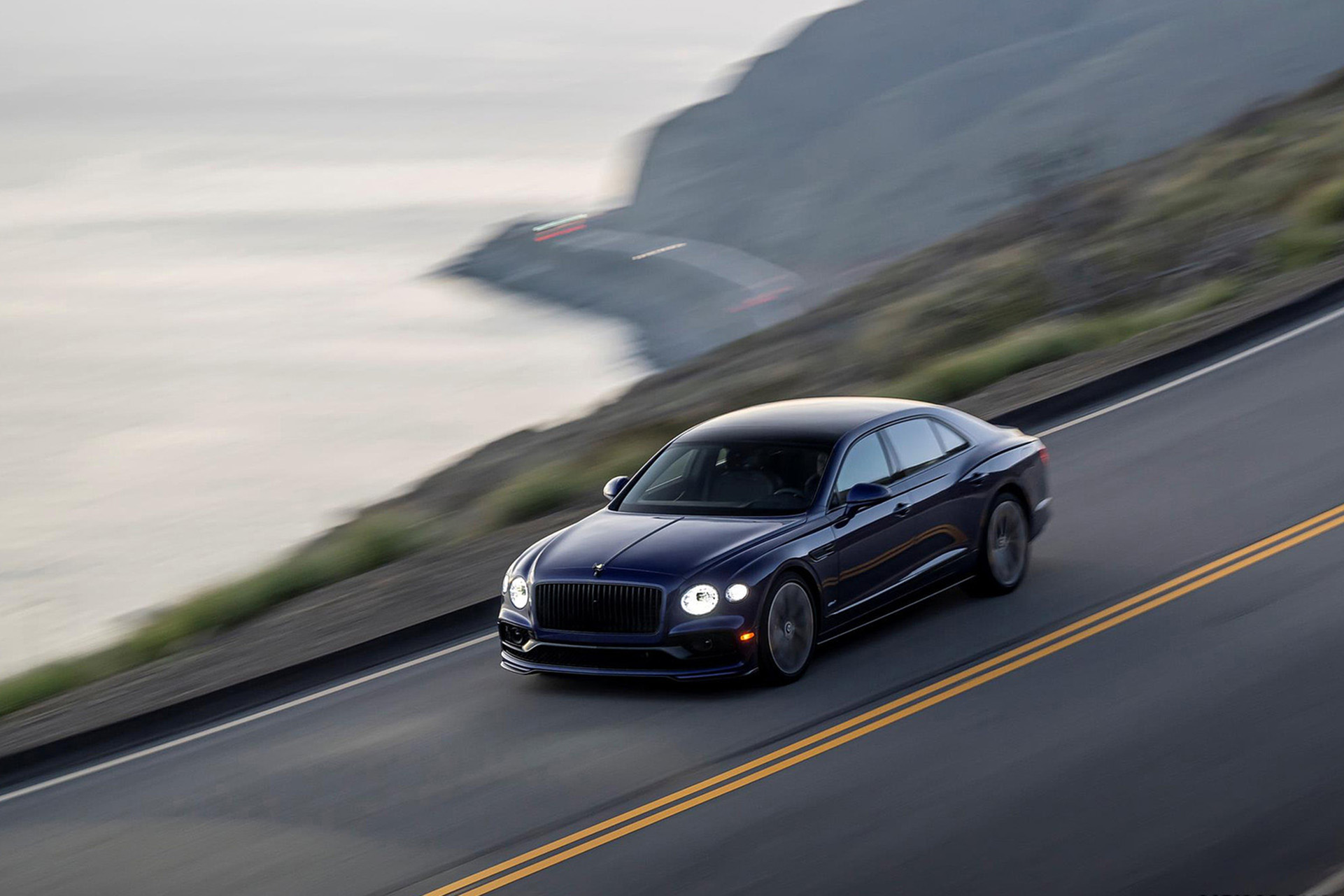 Download 2022 Bentley Flying Spur Hybrid - Front Three-Quarter HD Wallpaper 1921x1281 #10