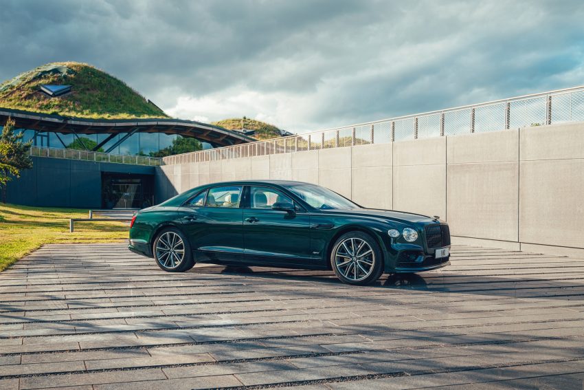 2022 Bentley Flying Spur Hybrid - Front Three-Quarter Wallpaper 850x567 #173