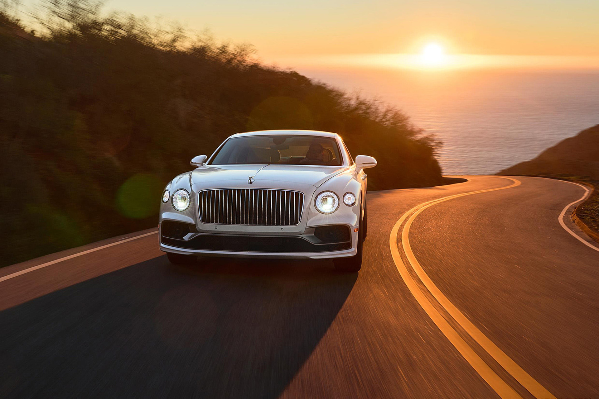 Download 2022 Bentley Flying Spur Hybrid - Front HD Wallpaper 1921x1281 #2