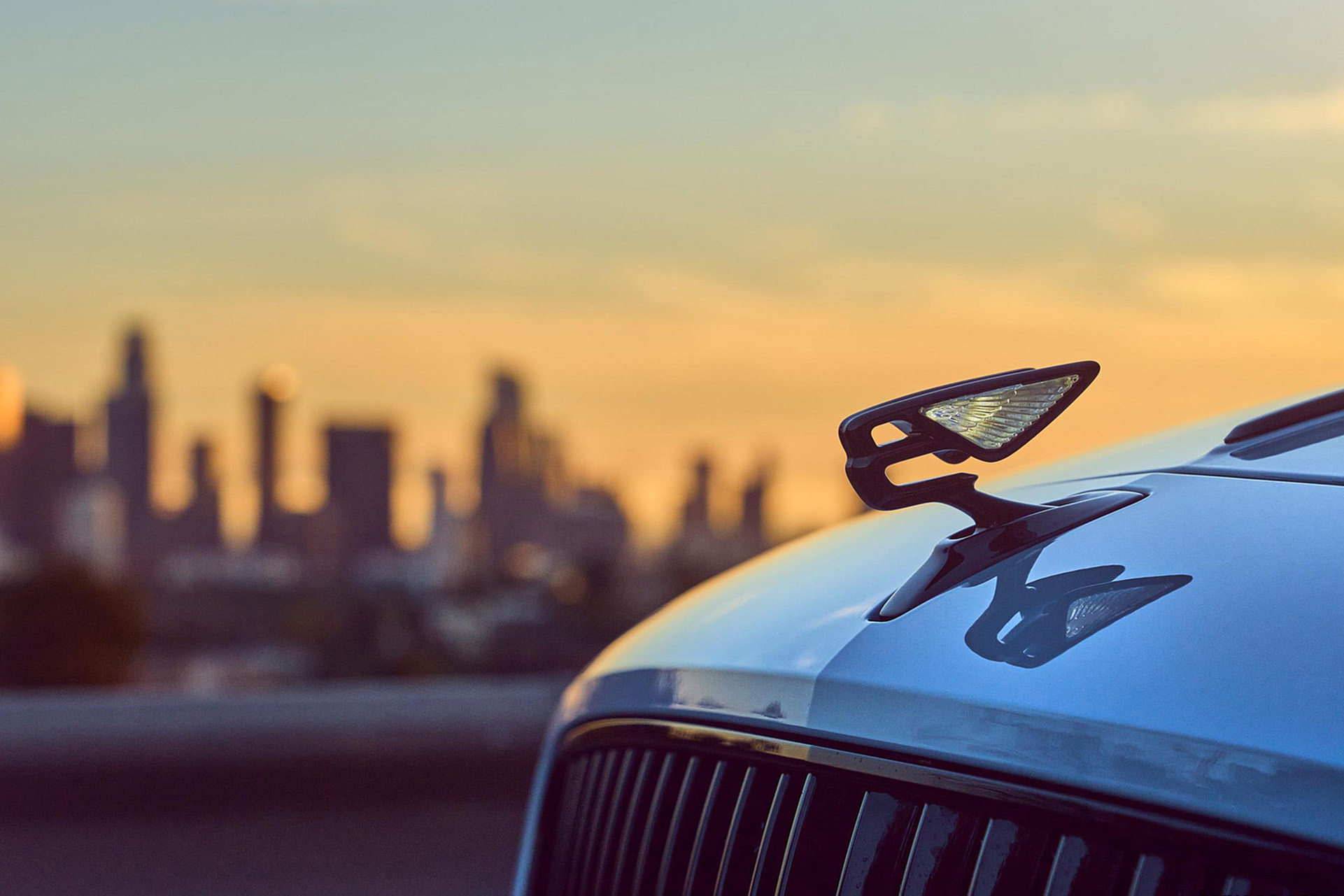 Download 2022 Bentley Flying Spur Hybrid - Hood Ornament HD Wallpaper 1921x1281 #78