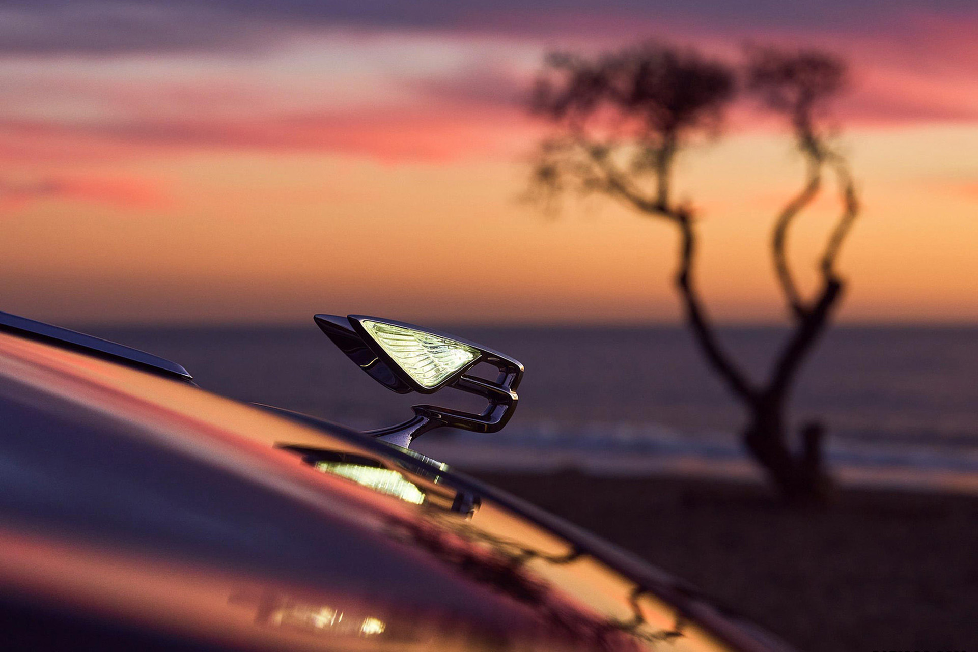 Download 2022 Bentley Flying Spur Hybrid - Hood Ornament HD Wallpaper 1921x1281 #79