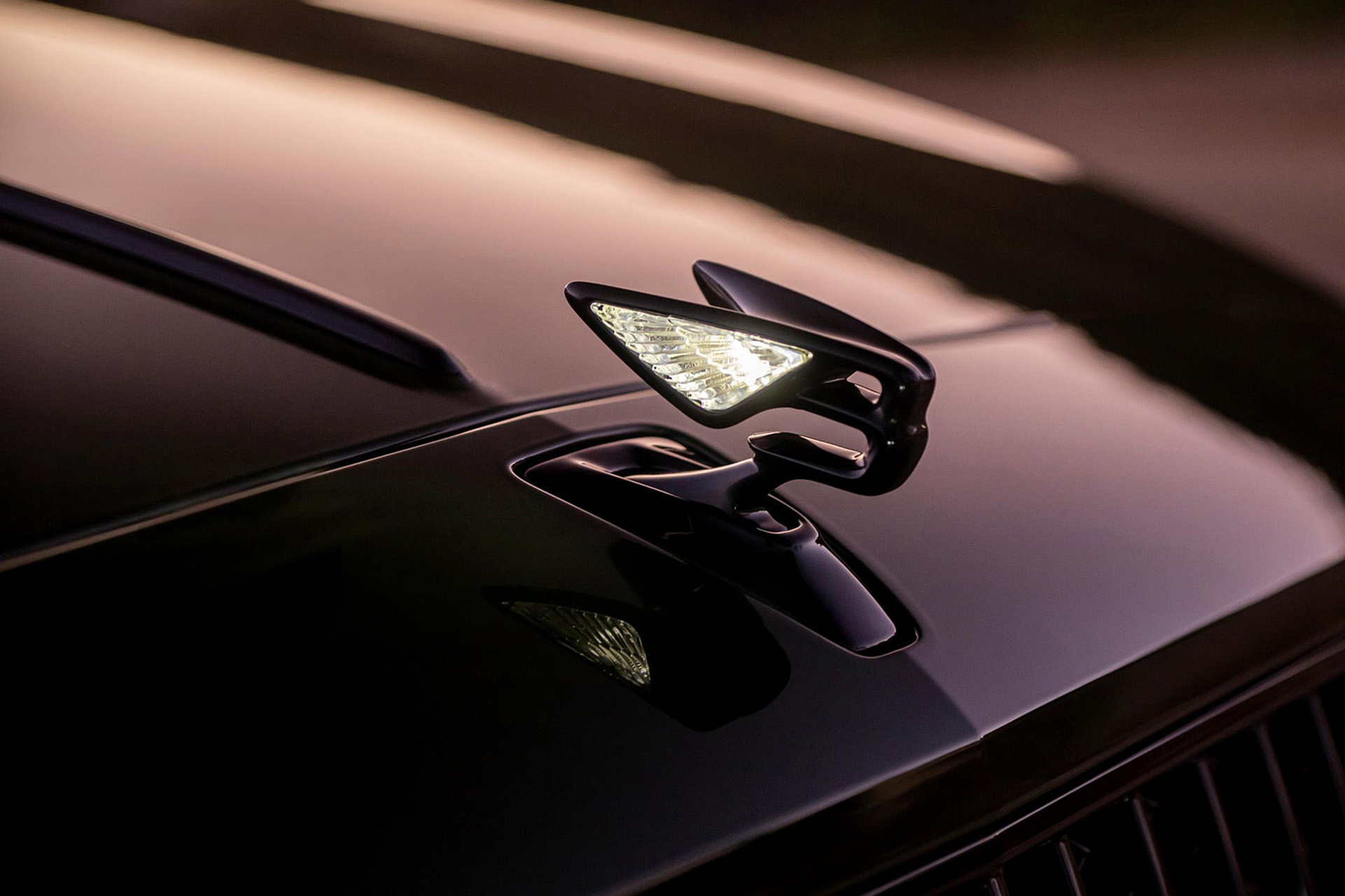 Download 2022 Bentley Flying Spur Hybrid - Hood Ornament HD Wallpaper 1921x1280 #82