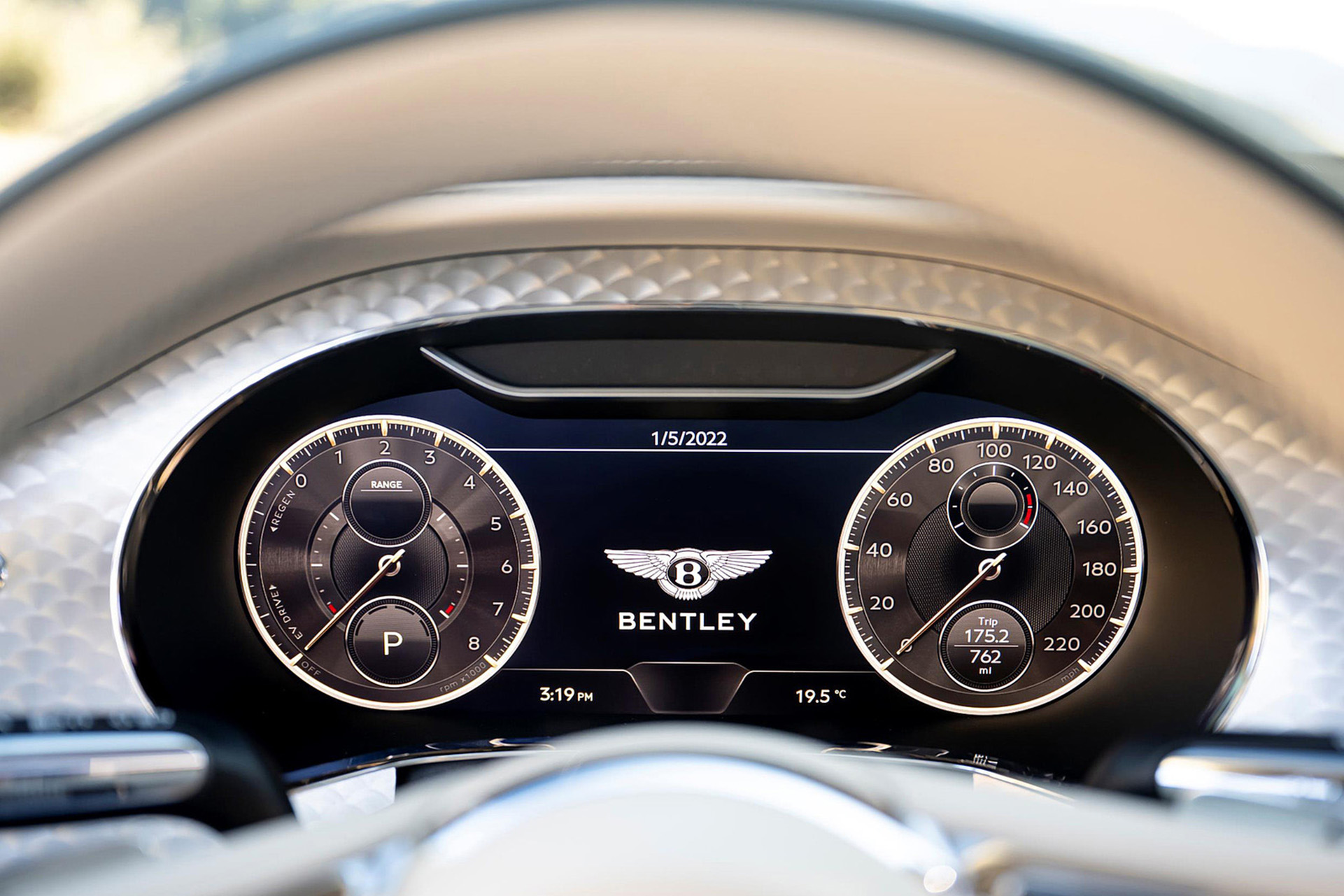 Download 2022 Bentley Flying Spur Hybrid - Interior, Dashboard HD Wallpaper 1921x1281 #117
