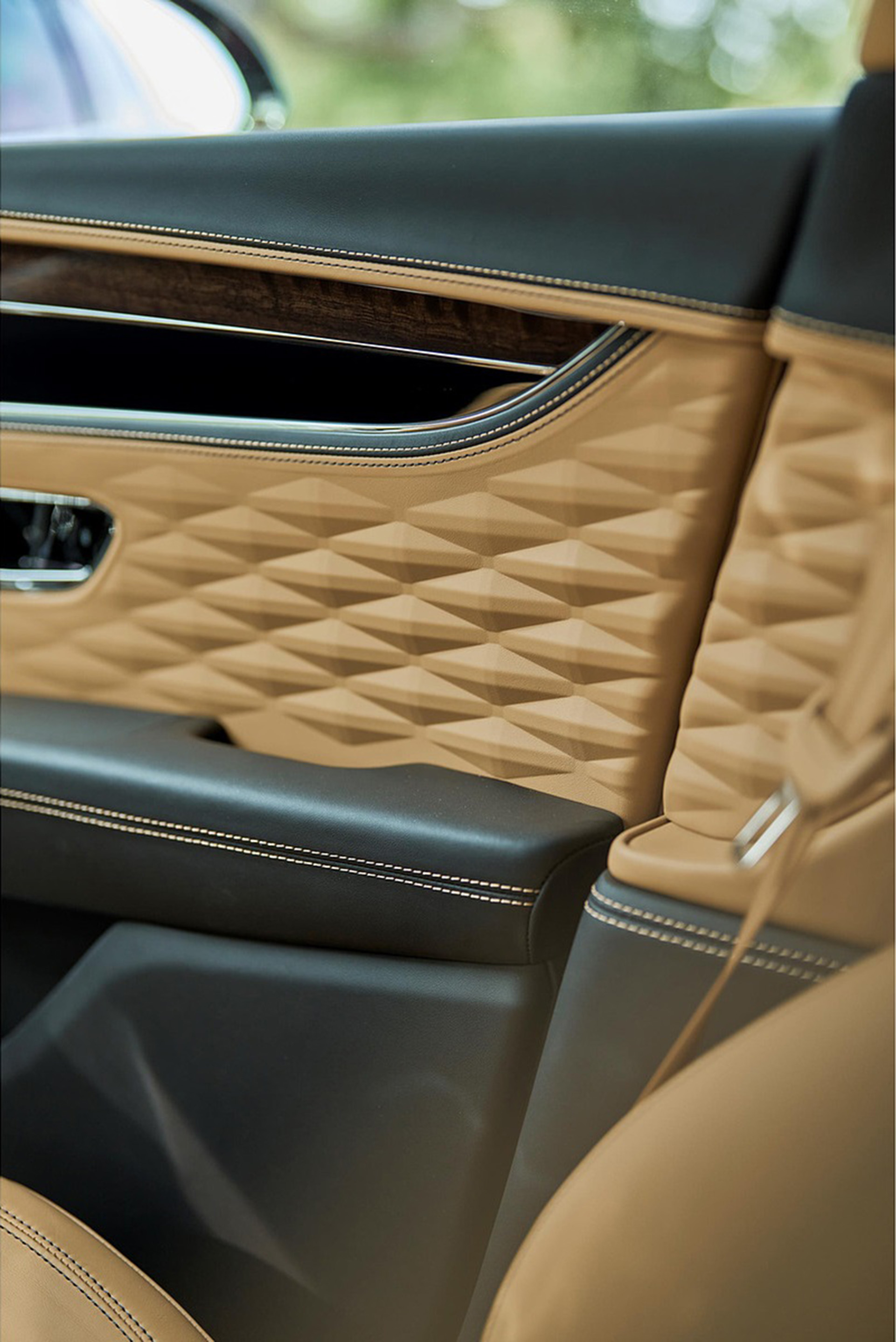 Download 2022 Bentley Flying Spur Hybrid - Interior, Detail HD Phone Wallpaper 1921x2878 #154