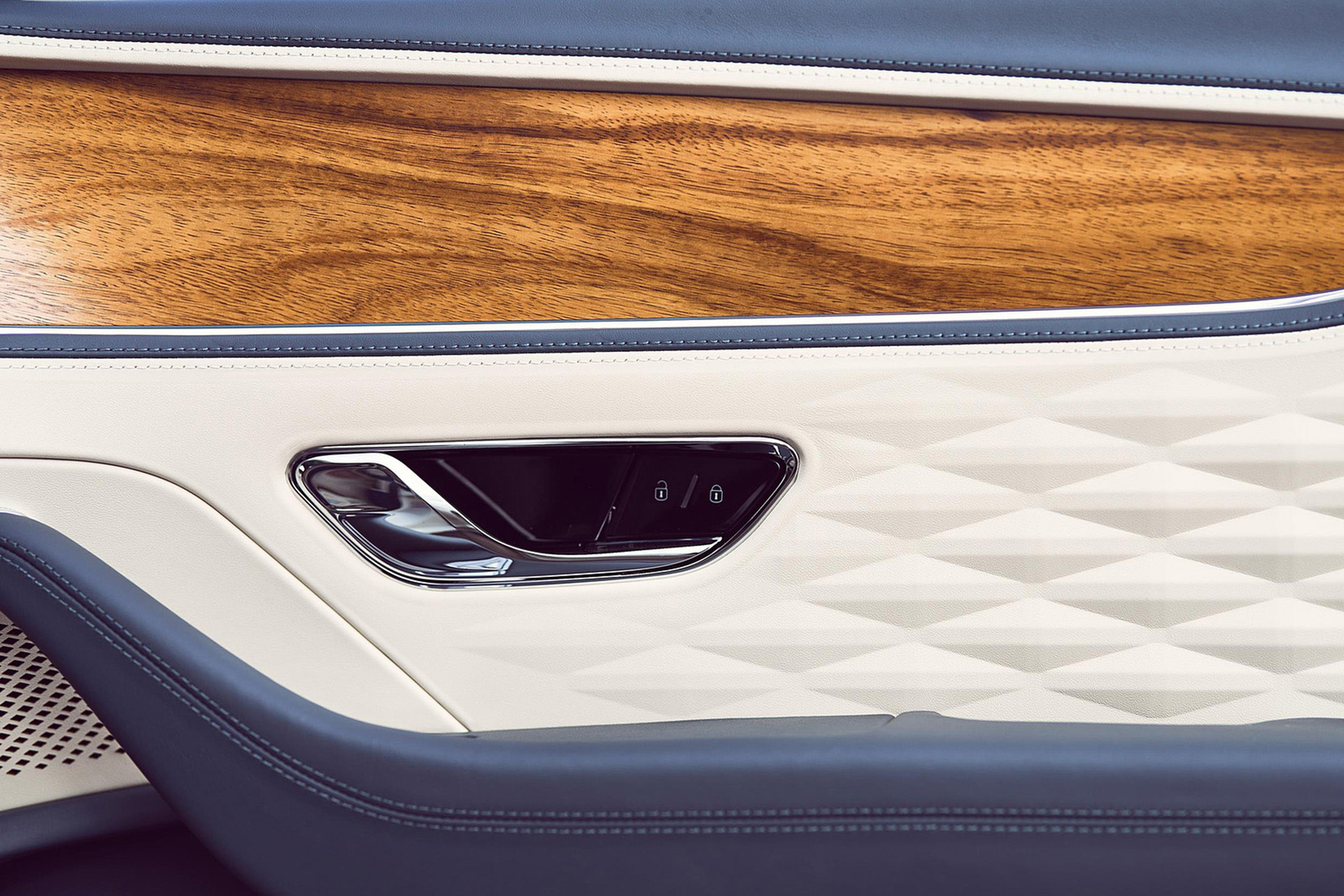 Download 2022 Bentley Flying Spur Hybrid - Interior, Detail HD Wallpaper 1921x1281 #153