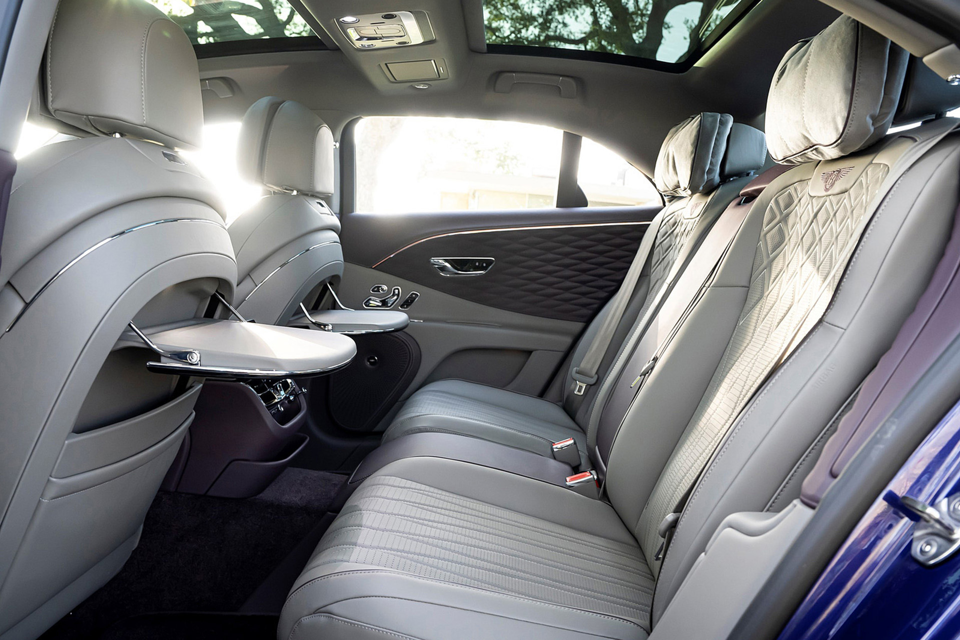 Download 2022 Bentley Flying Spur Hybrid - Interior, Rear Seats HD Wallpaper 1921x1280 #164