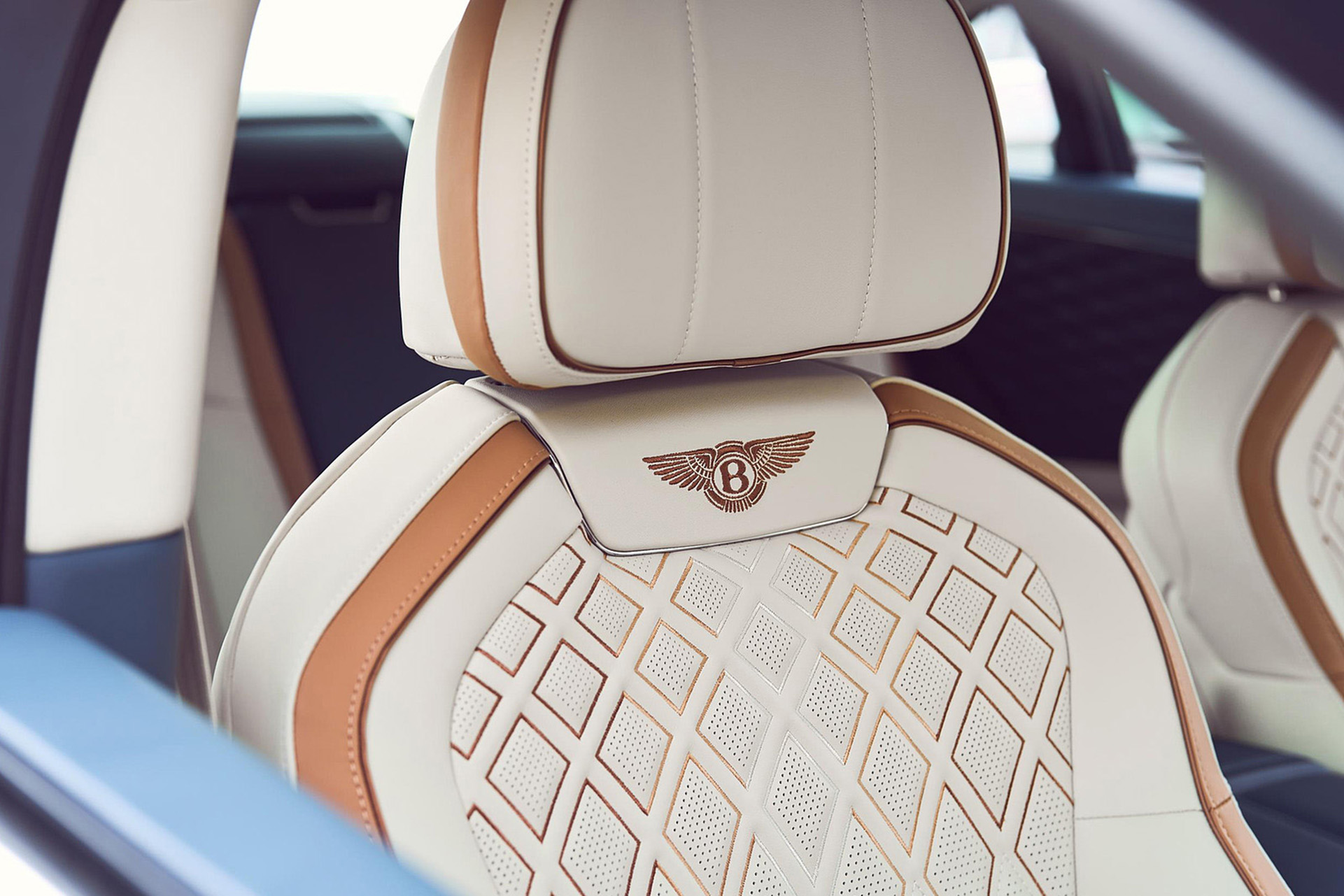 Download 2022 Bentley Flying Spur Hybrid - Interior, Seats HD Wallpaper 1921x1281 #148