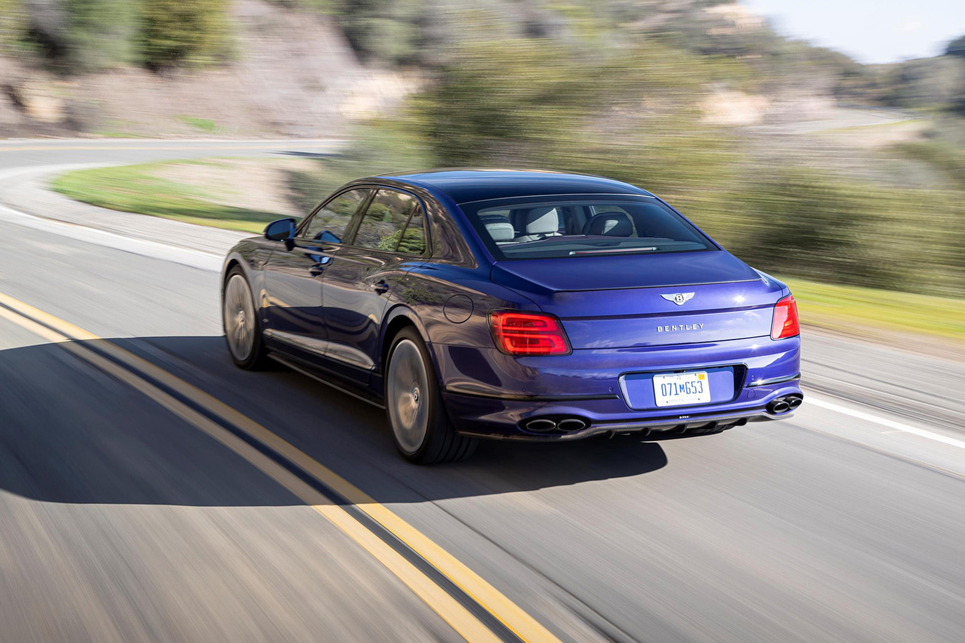 Download 2022 Bentley Flying Spur Hybrid - Rear Three-Quarter HD Wallpaper 1921x1281 #28
