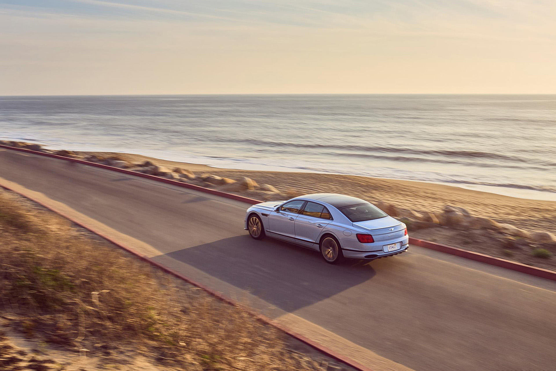 Download 2022 Bentley Flying Spur Hybrid - Rear Three-Quarter HD Wallpaper 1921x1281 #13