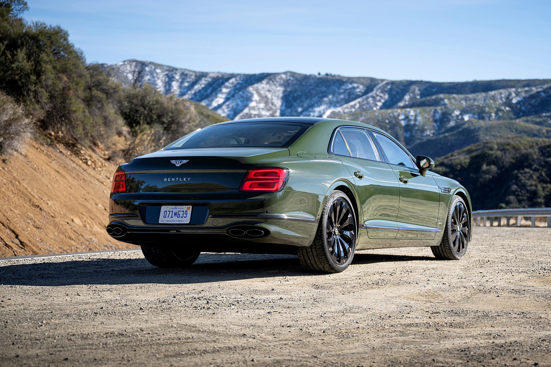 Download 2022 Bentley Flying Spur Hybrid - Rear Three-Quarter HD Wallpaper 1921x1281 #44
