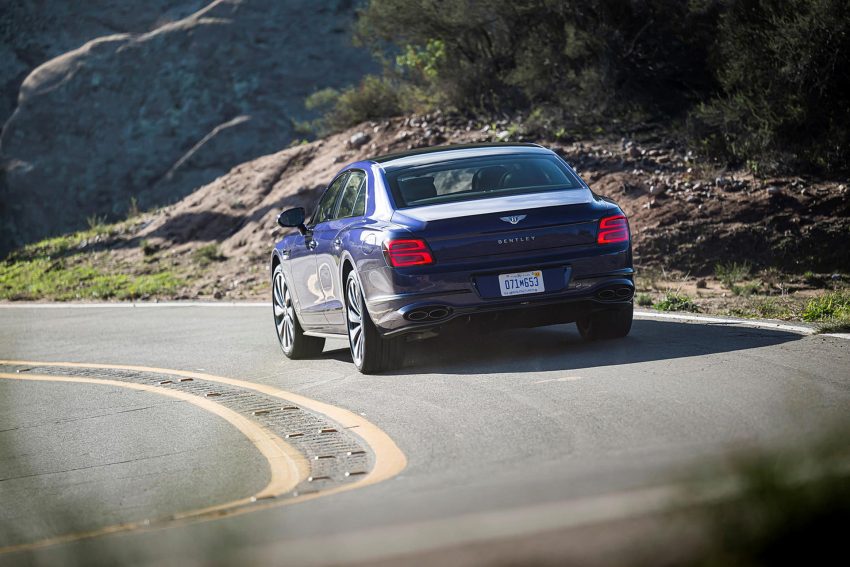 2022 Bentley Flying Spur Hybrid - Rear Wallpaper 850x567 #35