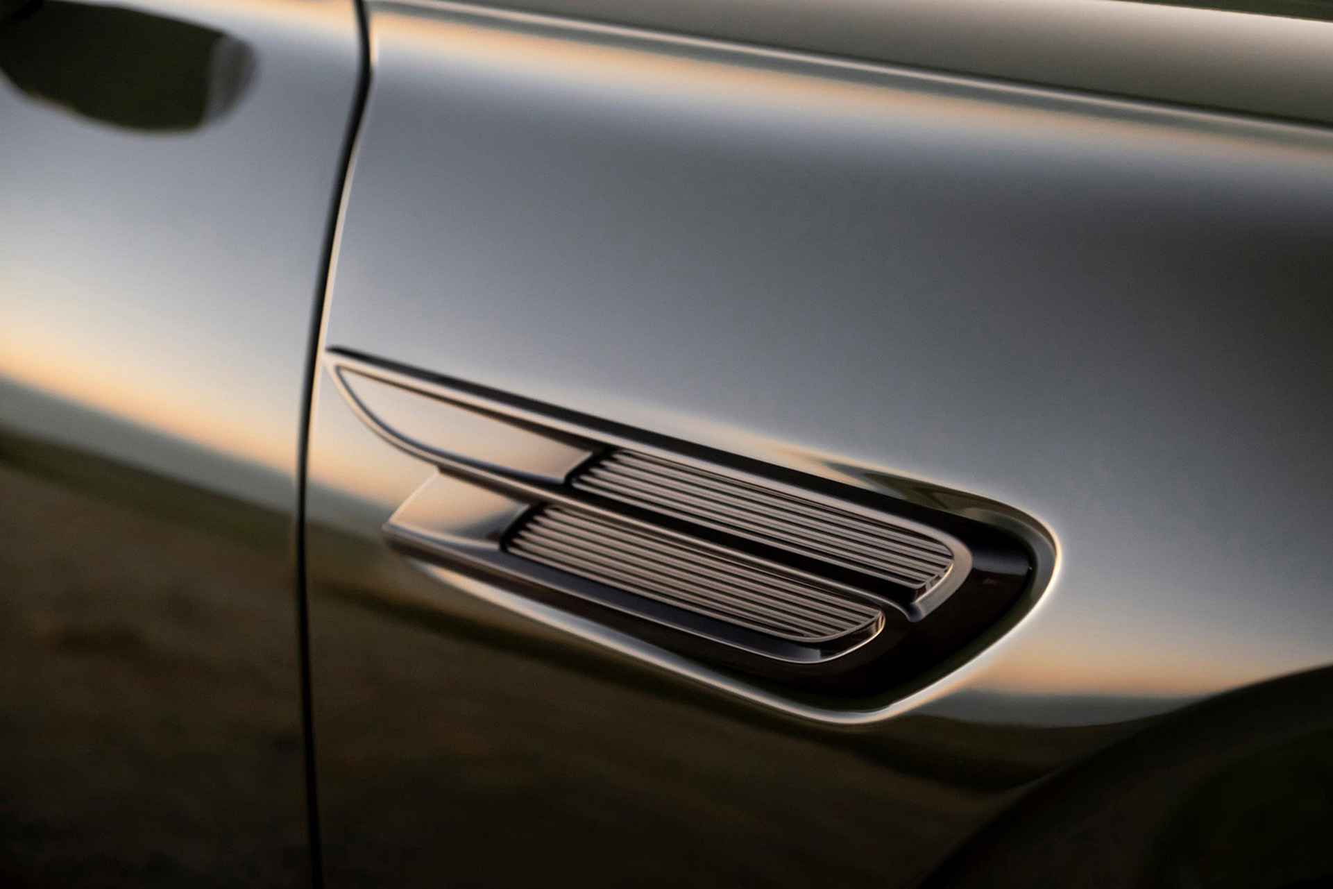 Download 2022 Bentley Flying Spur Hybrid - Side Vent HD Wallpaper 1921x1281 #90