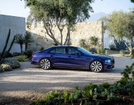 2022 Bentley Flying Spur Hybrid - Side Wallpaper 190x150