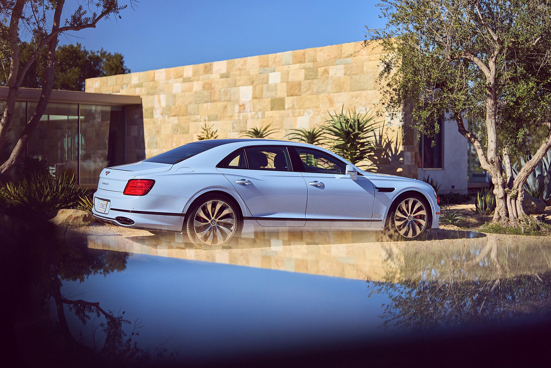 Download 2022 Bentley Flying Spur Hybrid - Side HD Wallpaper 1921x1281 #58
