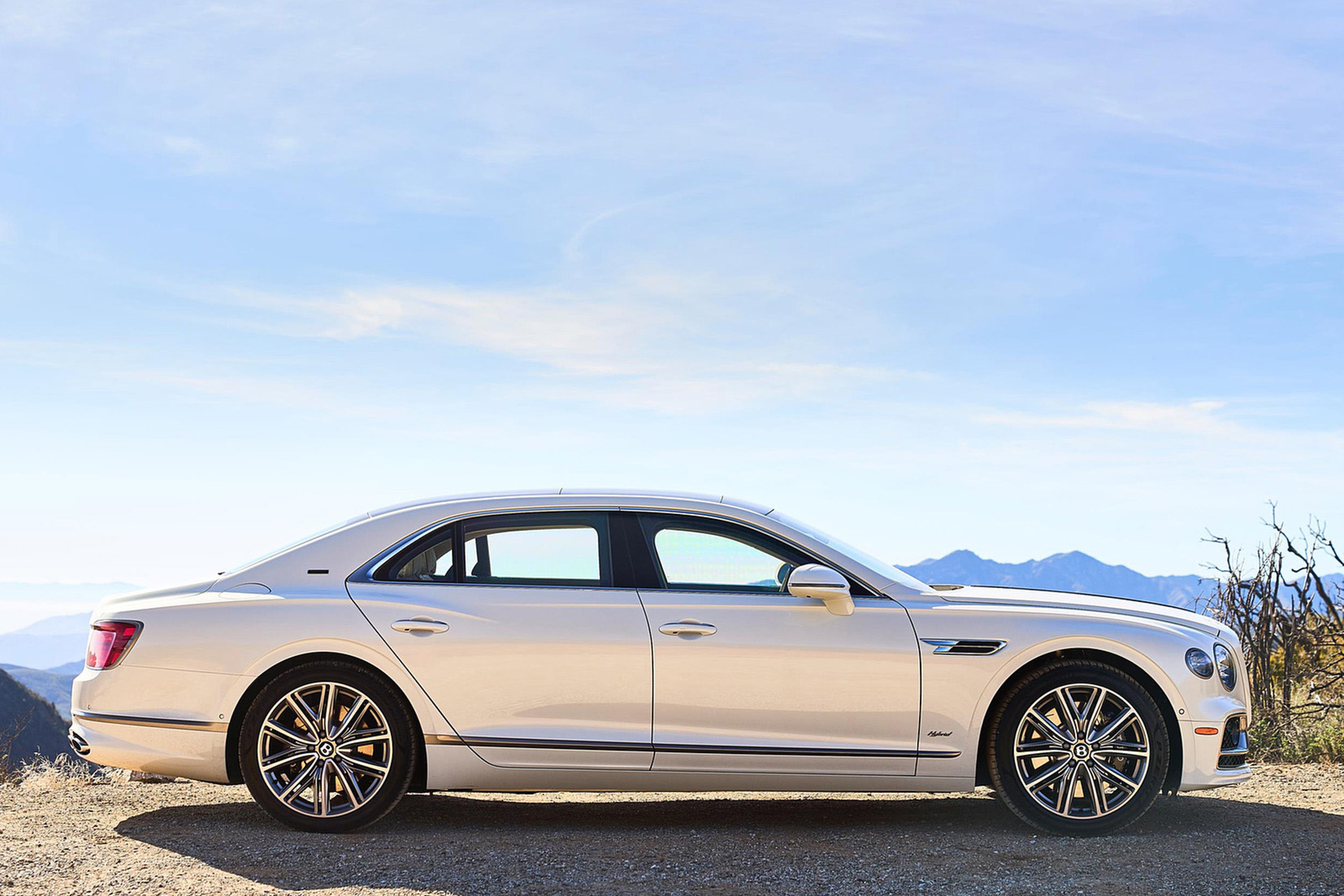 Download 2022 Bentley Flying Spur Hybrid - Side HD Wallpaper 1921x1281 #50