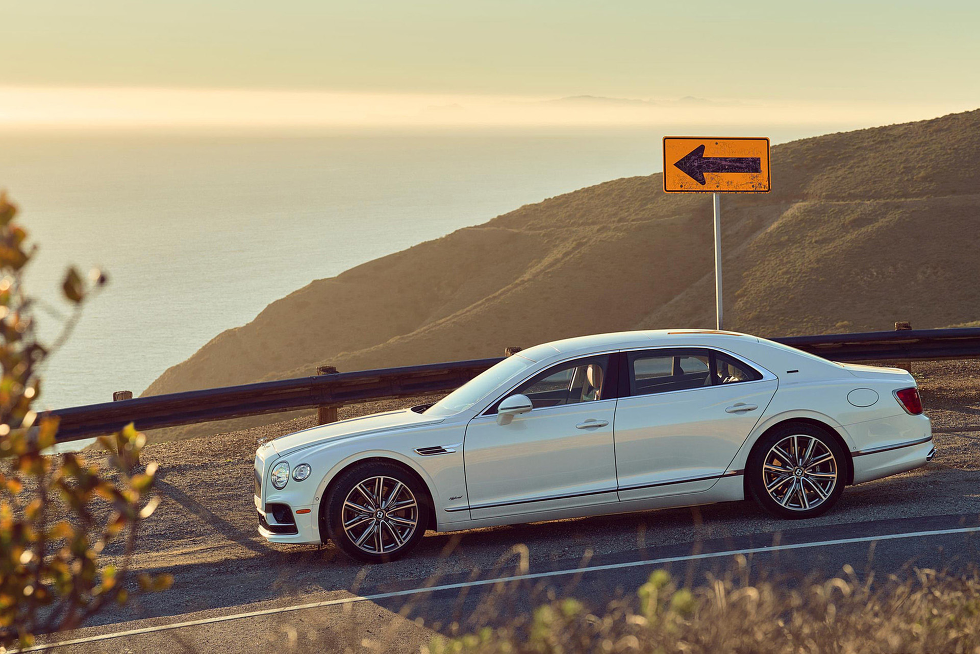 Download 2022 Bentley Flying Spur Hybrid - Side HD Wallpaper 1921x1281 #30