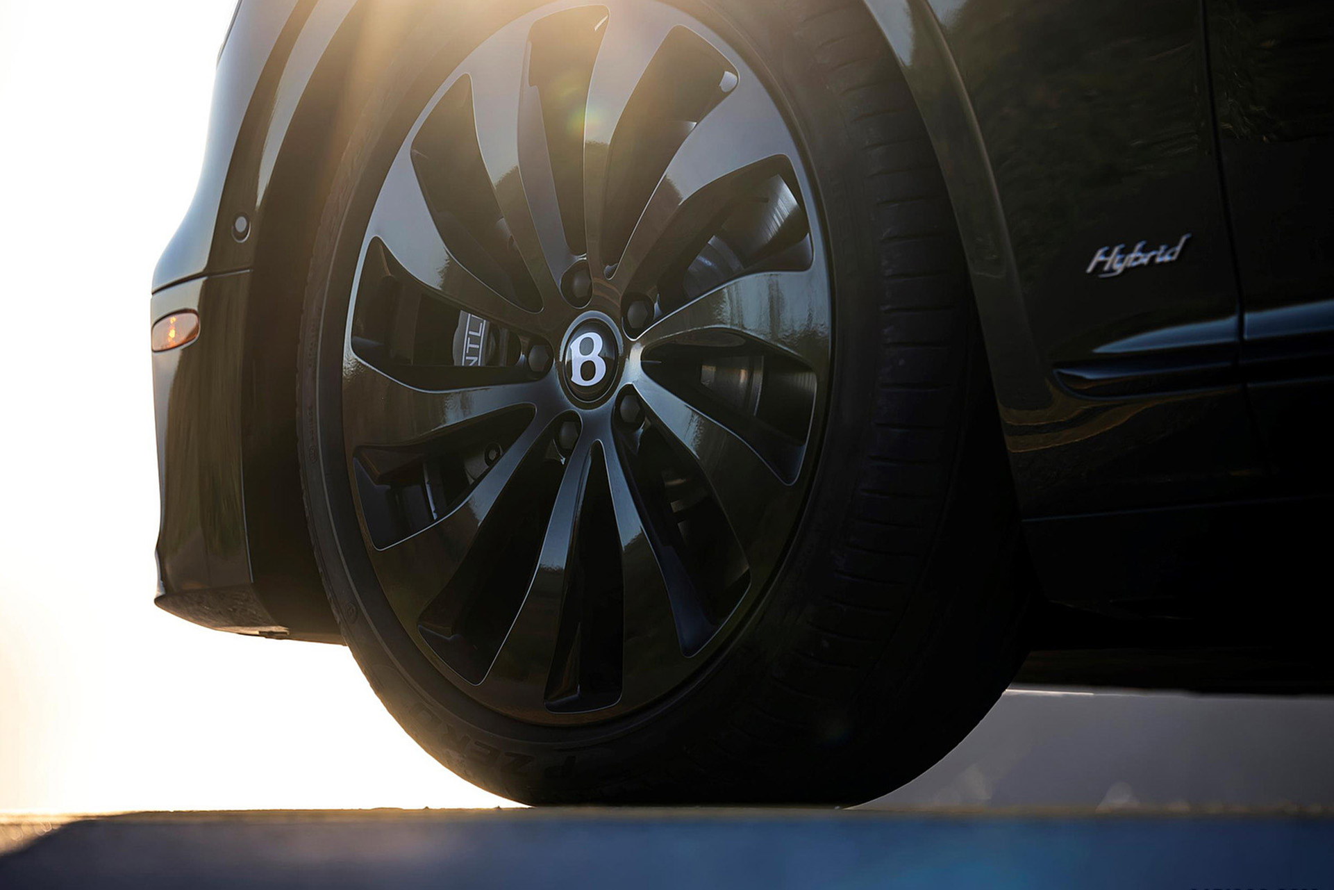 Download 2022 Bentley Flying Spur Hybrid - Wheel HD Wallpaper 1921x1281 #89