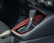 2022 Honda HR-V e:HEV - Central Console Wallpaper 190x150