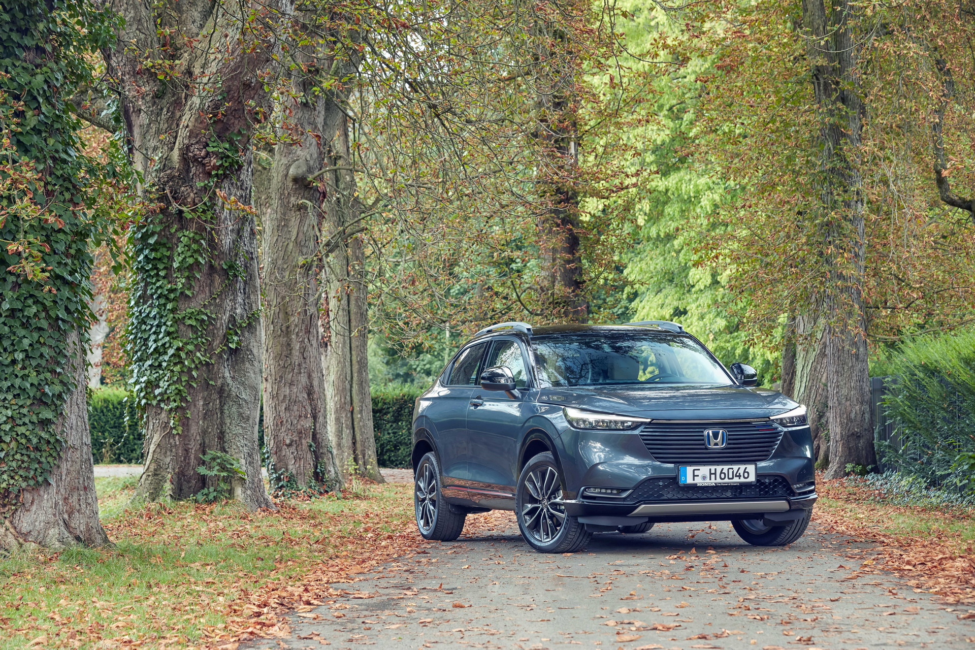 Download 2022 Honda HR-V e:HEV - Front Three-Quarter HD Wallpaper 1920x1280 #16