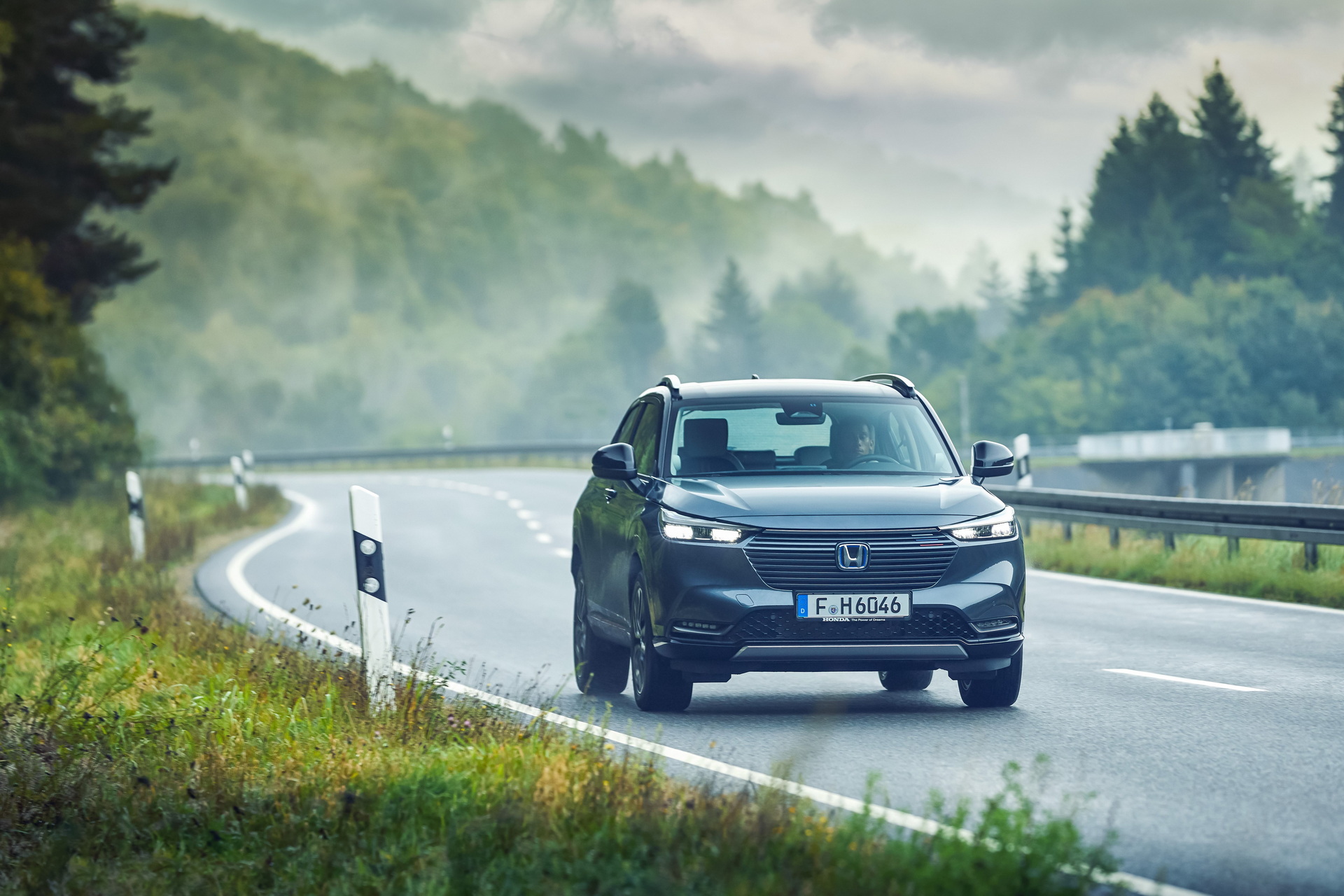 Download 2022 Honda HR-V e:HEV - Front HD Wallpaper 1920x1280 #11