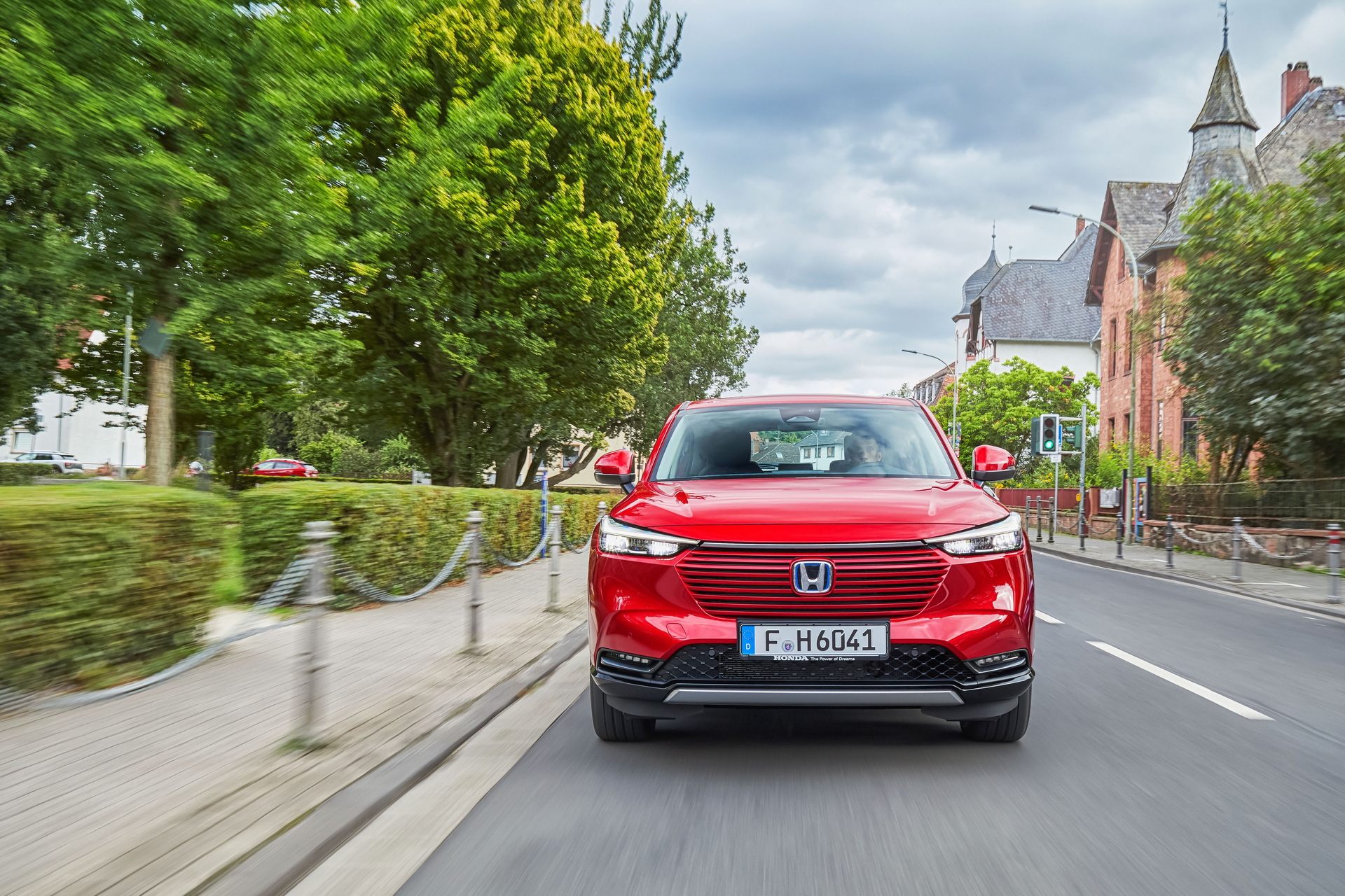 Download 2022 Honda HR-V e:HEV - Front HD Wallpaper 1920x1280 #2
