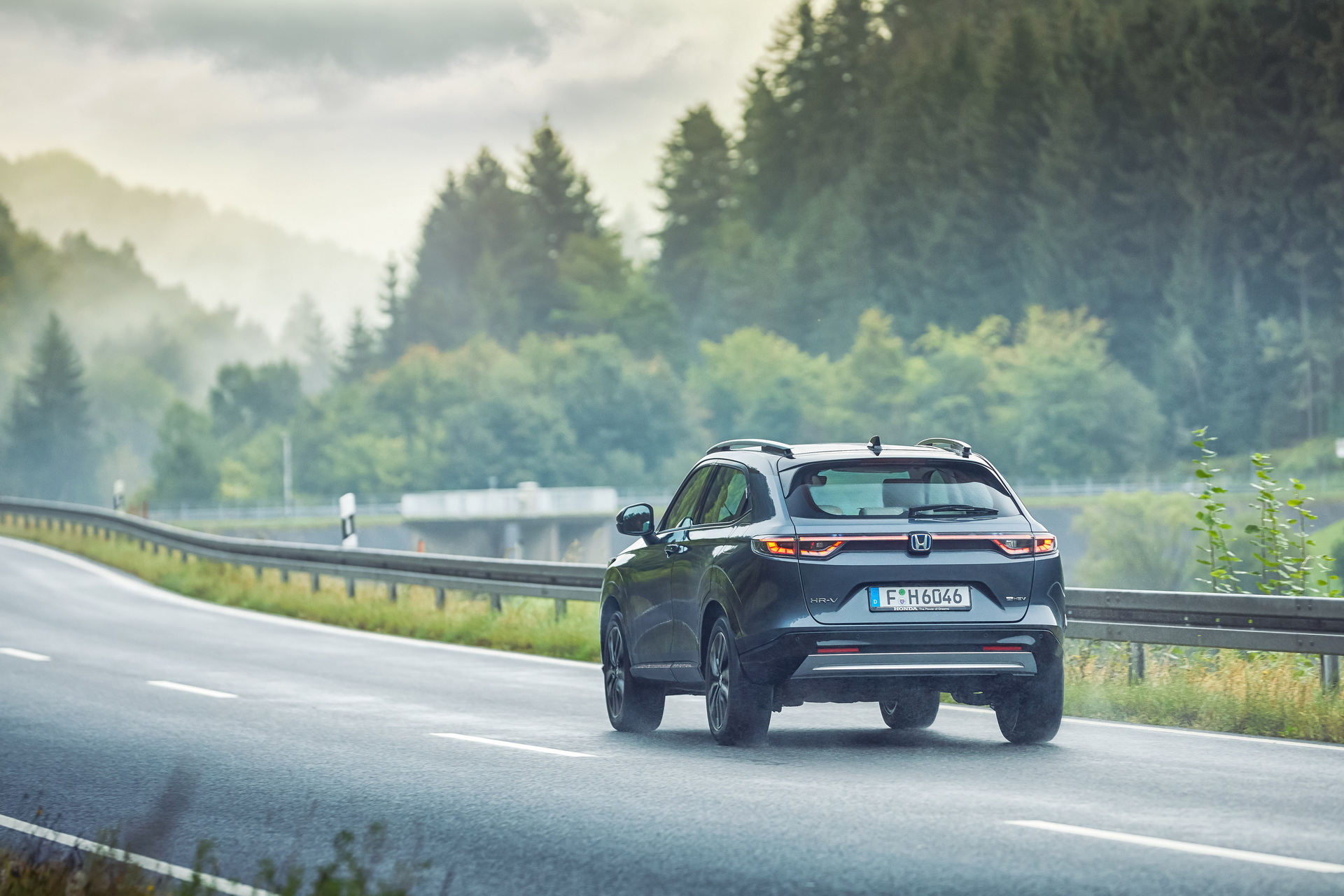 Download 2022 Honda HR-V e:HEV - Rear HD Wallpaper 1920x1280 #15