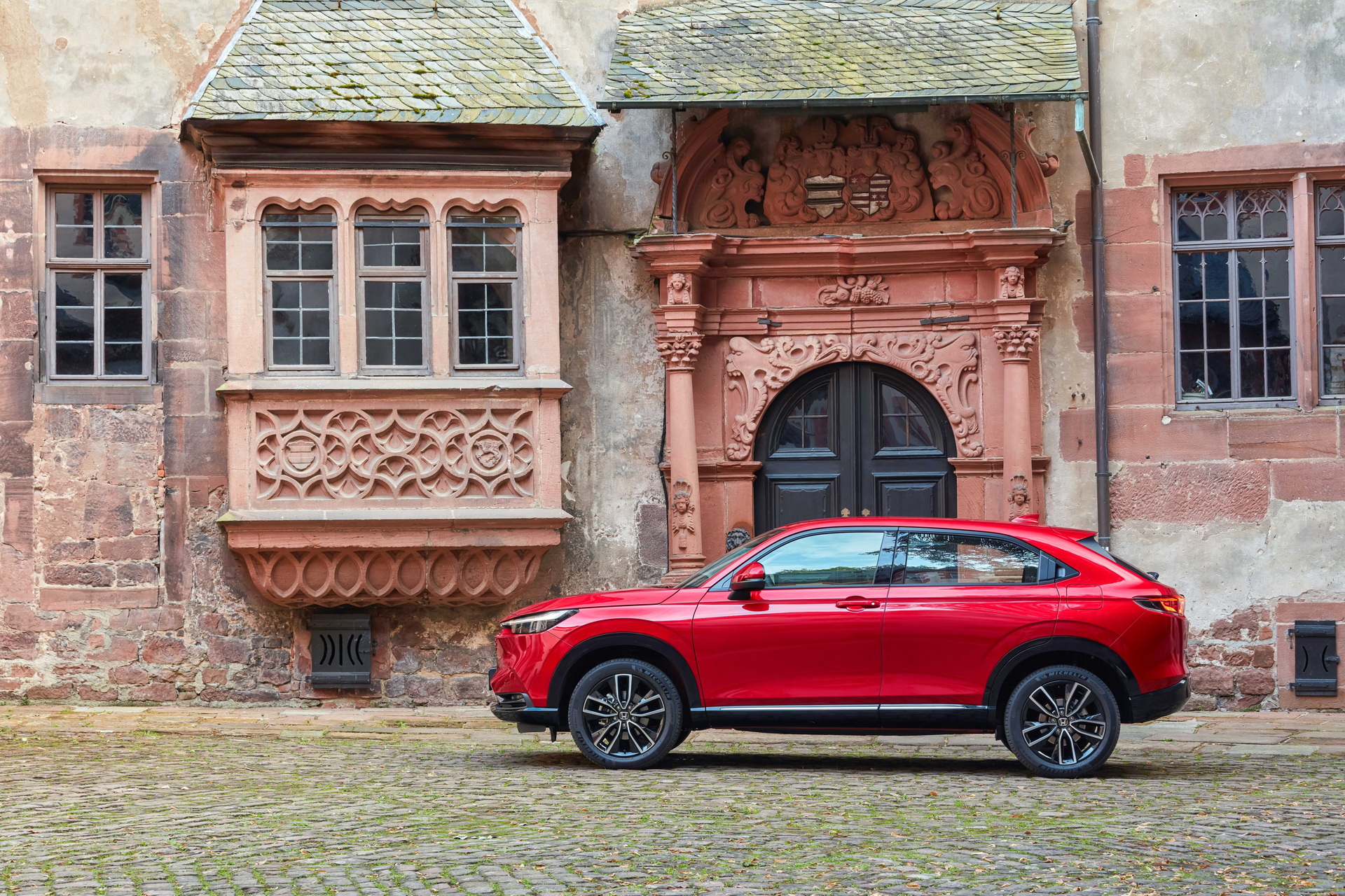 Download 2022 Honda HR-V e:HEV - Side HD Wallpaper 1920x1280 #5