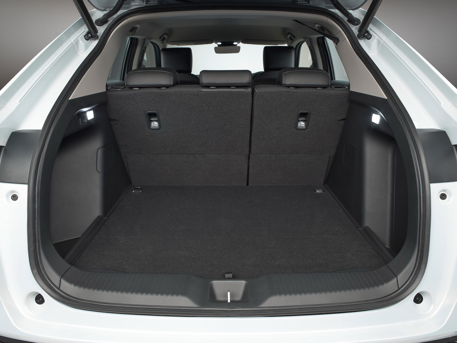 Download 2022 Honda HR-V e:HEV - Trunk HD Wallpaper 1920x1440 #36