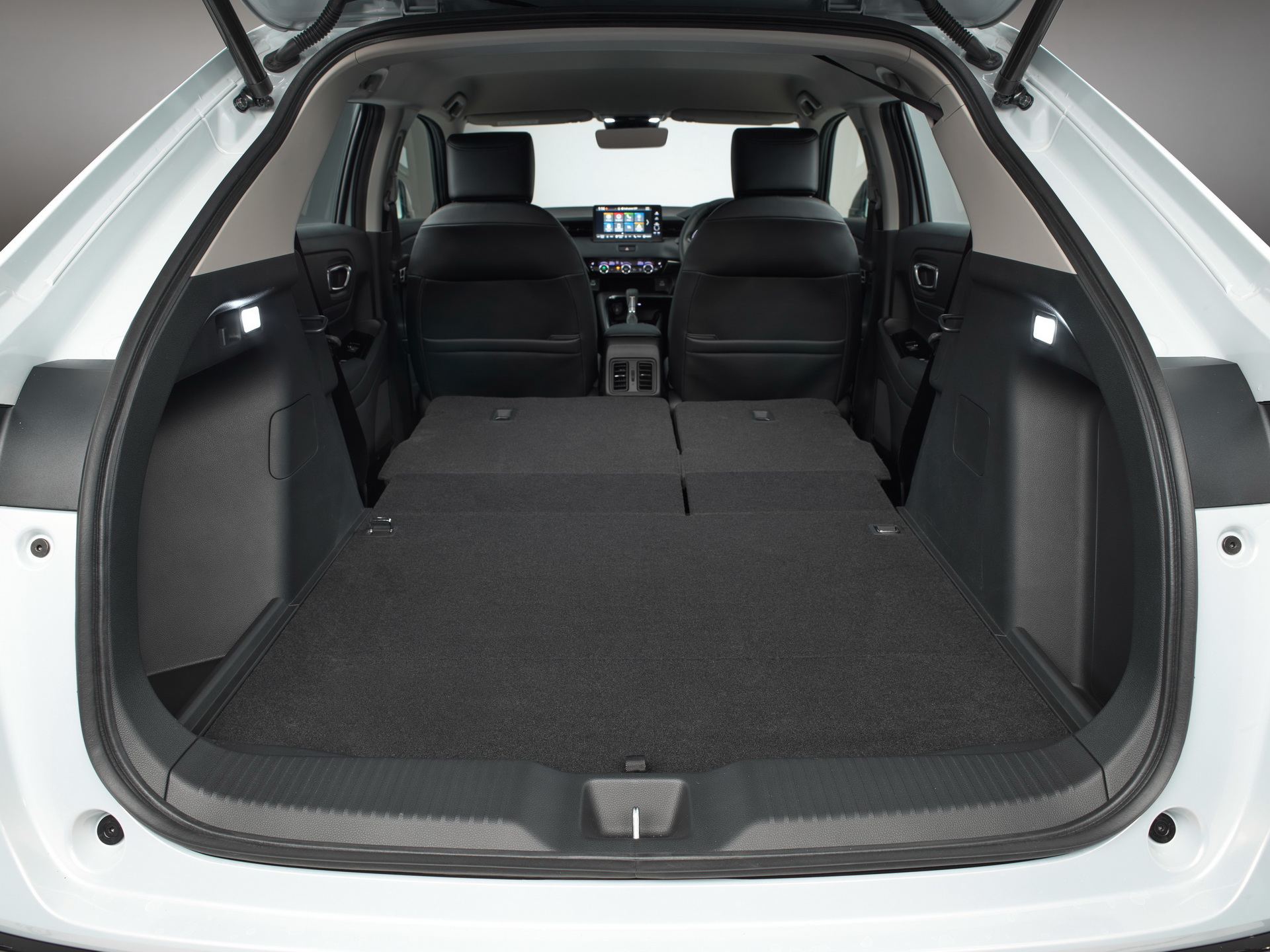 Download 2022 Honda HR-V e:HEV - Trunk HD Wallpaper 1920x1440 #38