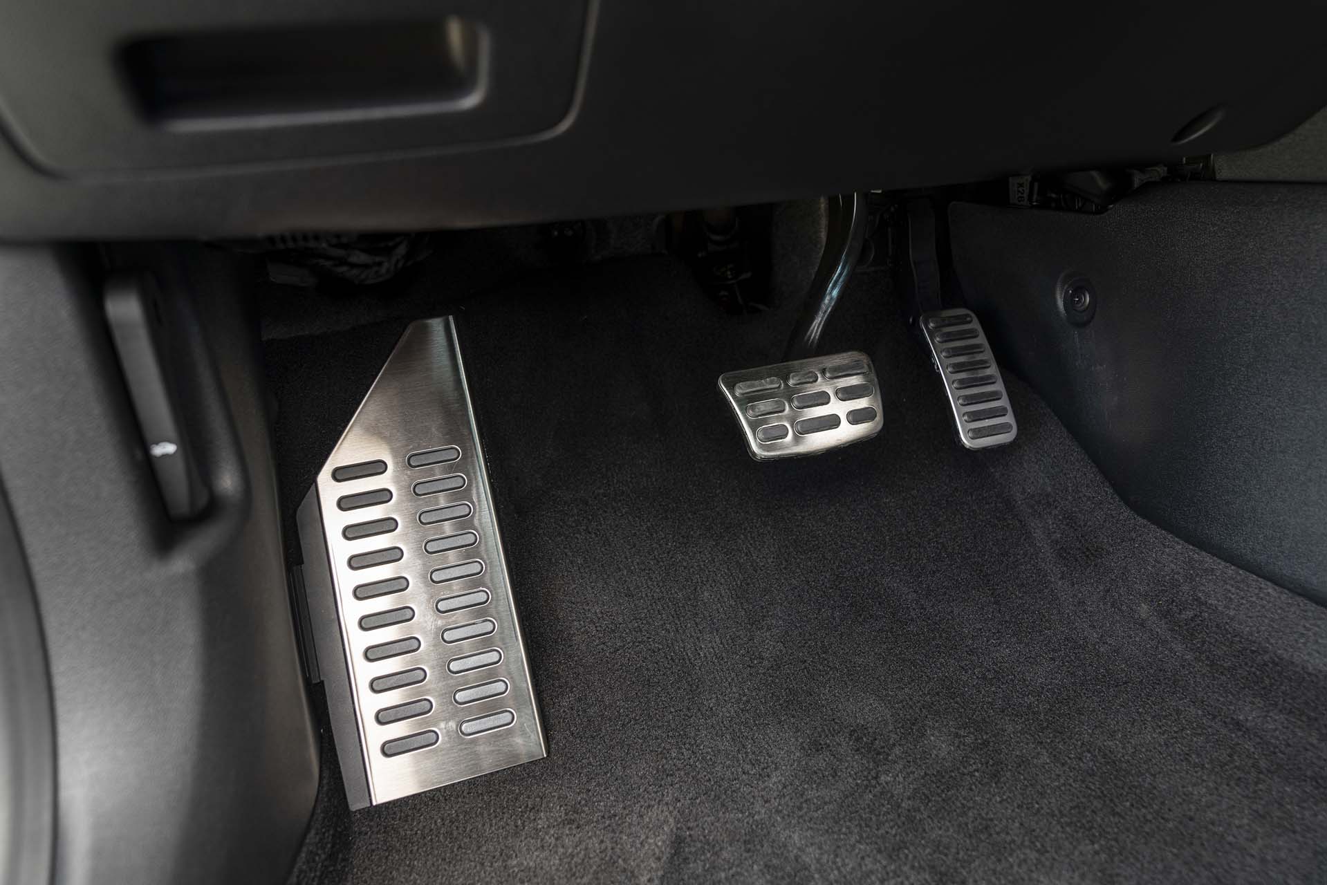 Download 2022 Hyundai Elantra N - Pedals HD Wallpaper 1919x1280 #73