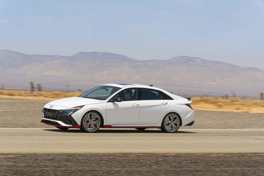 2022 Hyundai Elantra N - Side Wallpaper 850x567 #23