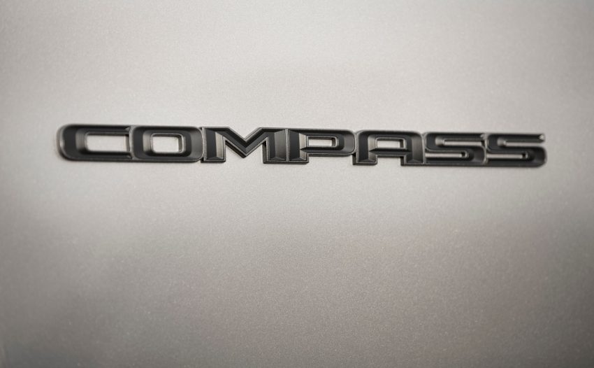 2022 Jeep Compass High Altitude - Badge Wallpaper 850x526 #18