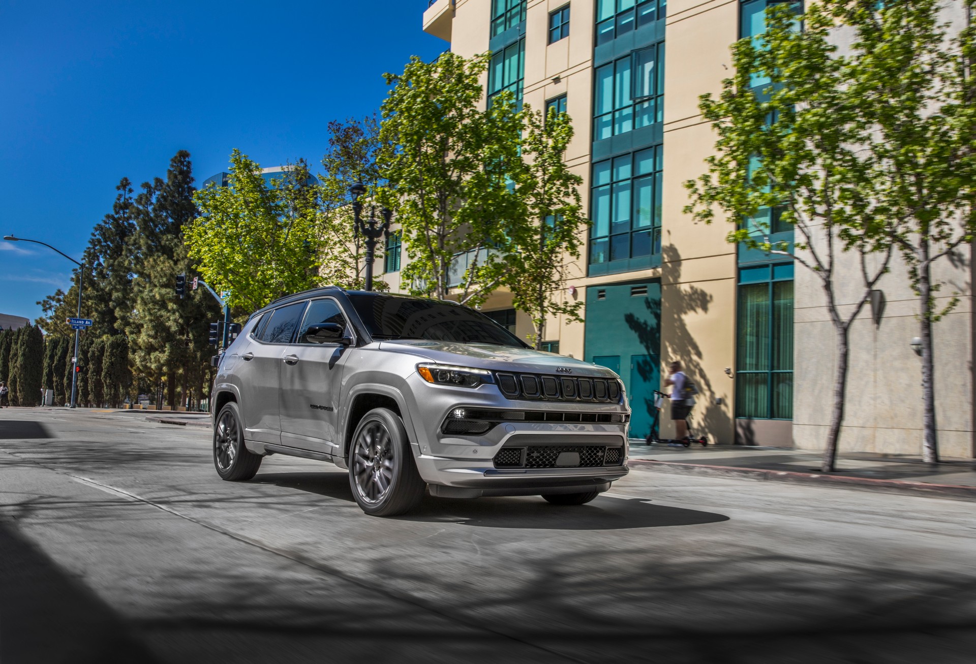 Download 2022 Jeep Compass High Altitude - Front Three-Quarter HD Wallpaper 1920x1307 #3