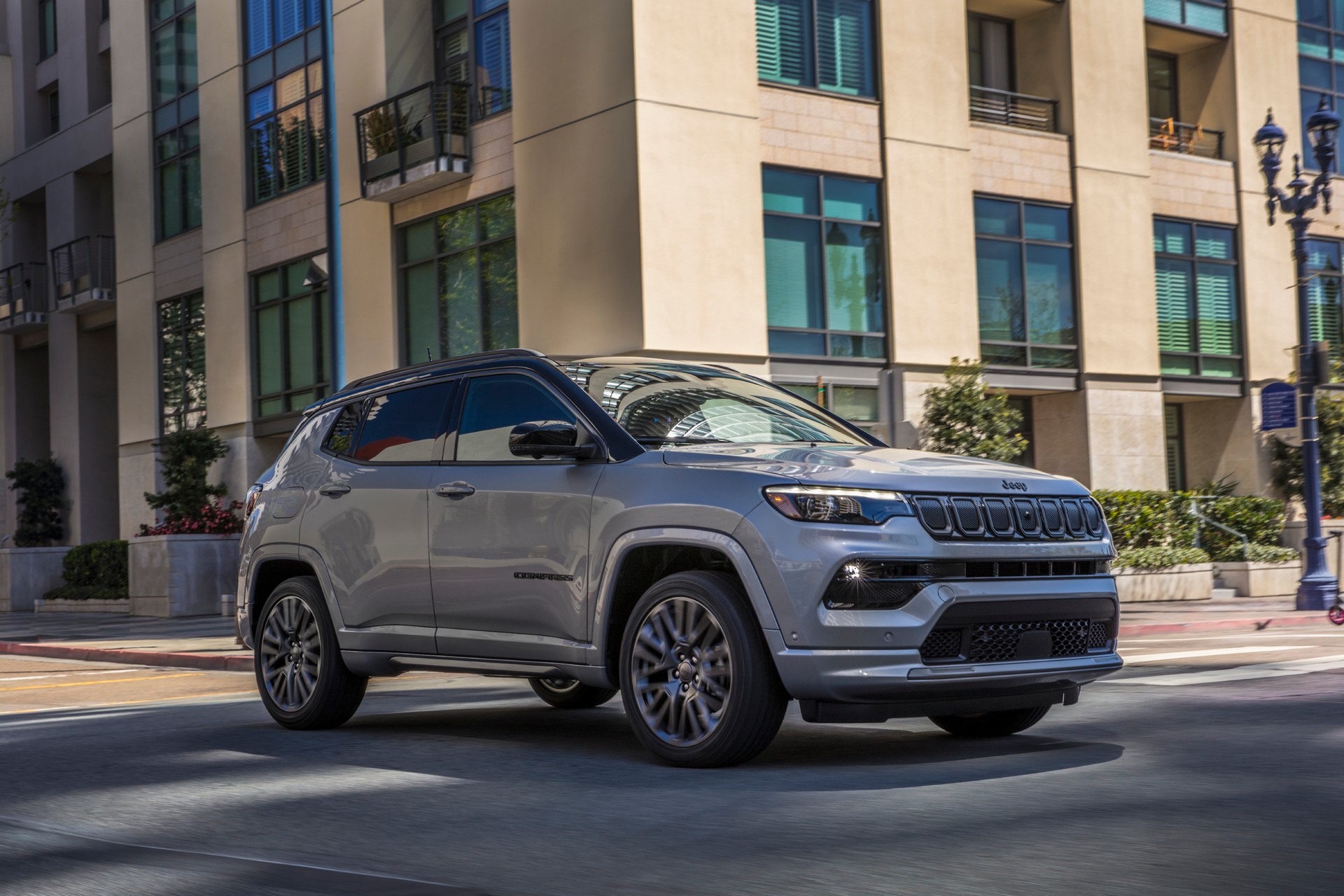 Download 2022 Jeep Compass High Altitude - Front Three-Quarter HD Wallpaper 1920x1280 #4