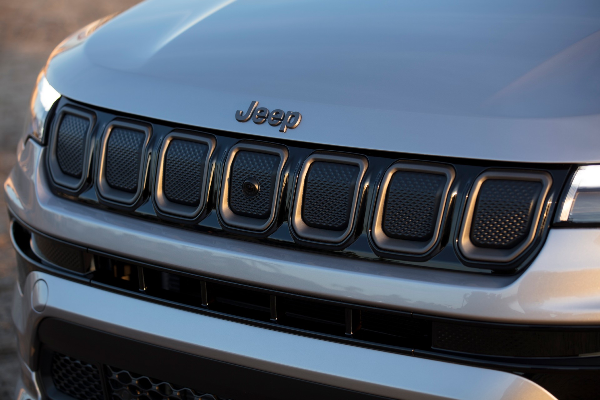 Download 2022 Jeep Compass High Altitude - Grille HD Wallpaper 1920x1280 #16
