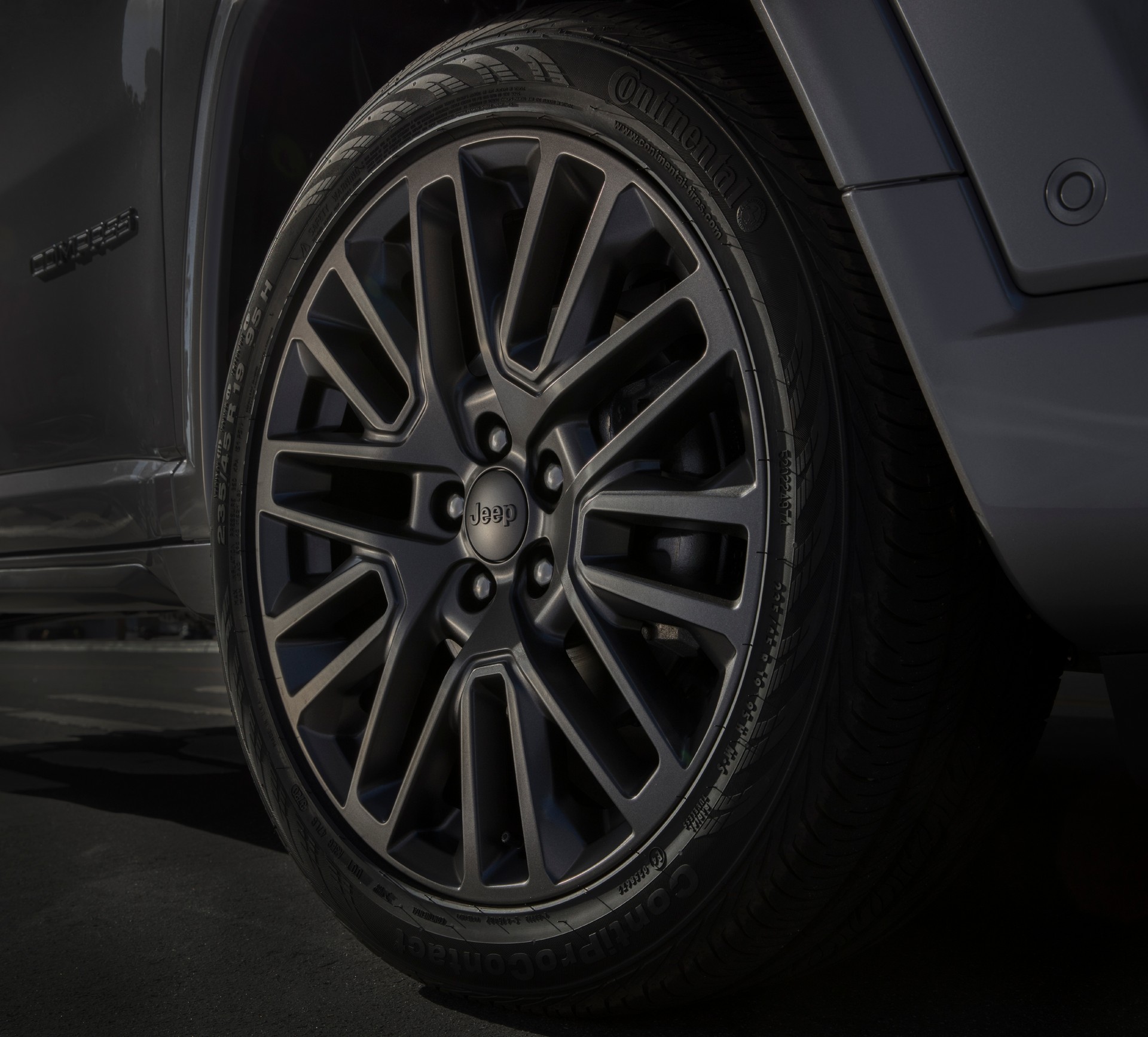Download 2022 Jeep Compass High Altitude - Wheel HD Wallpaper 1920x1734 #17