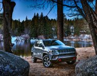 2022 Jeep Compass Trailhawk - Front Three-Quarter Wallpaper 190x150