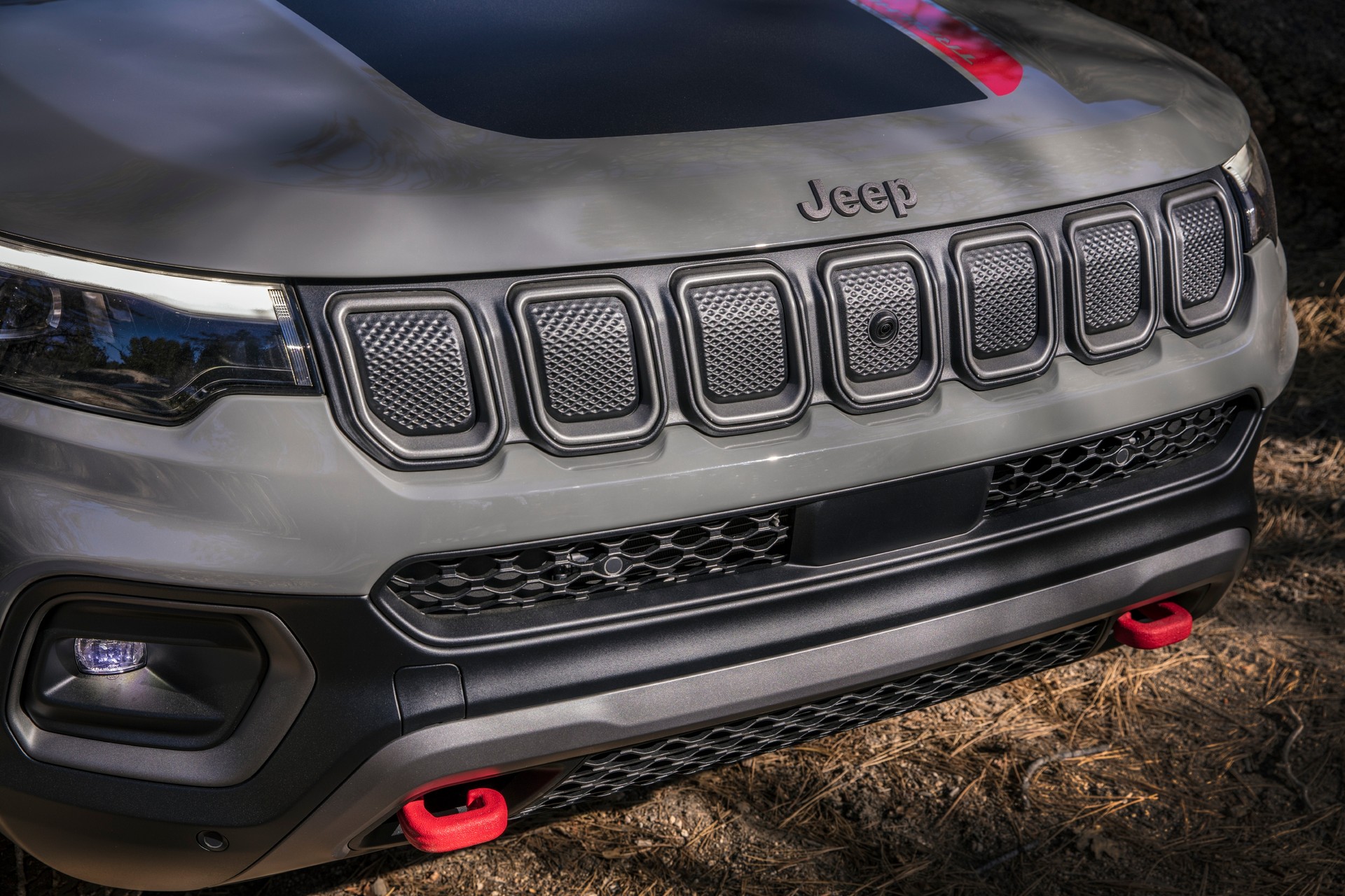 Download 2022 Jeep Compass Trailhawk - Grille HD Wallpaper 1920x1280 #19