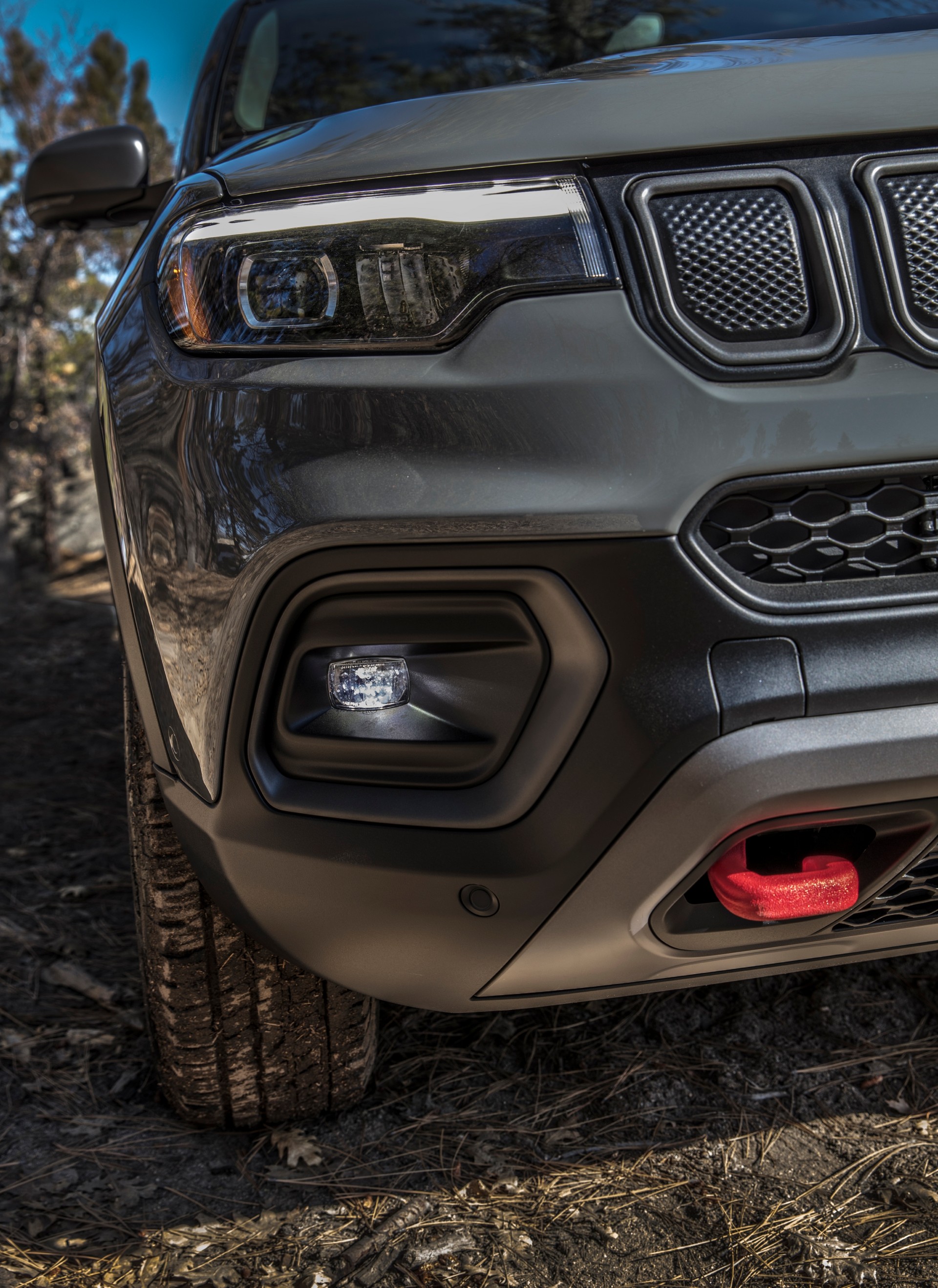 Download 2022 Jeep Compass Trailhawk - Headlight HD Phone Wallpaper 1920x2635 #17