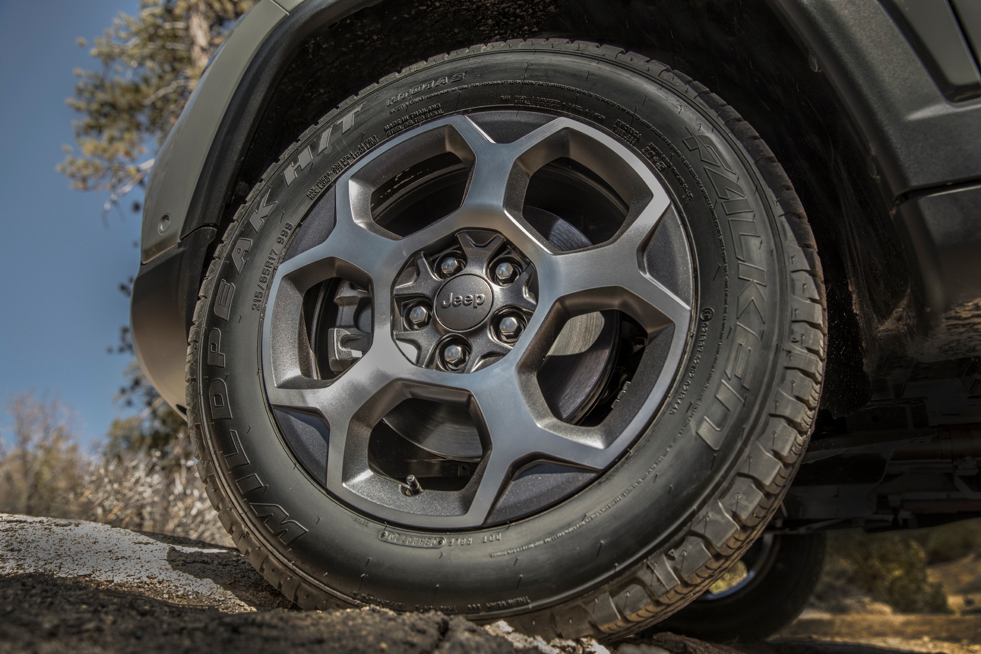 Download 2022 Jeep Compass Trailhawk - Wheel HD Wallpaper 1920x1280 #16