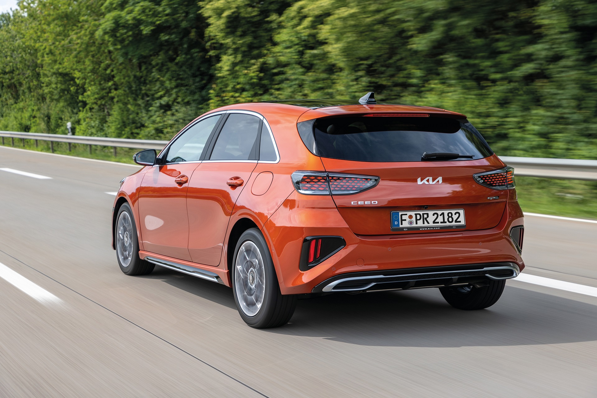Download 2022 Kia Ceed GT-Line - Rear HD Wallpaper 1920x1280 #4