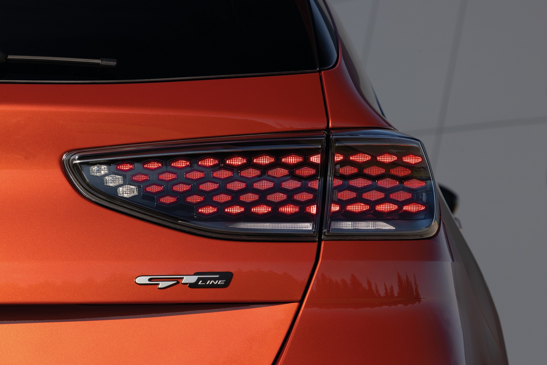 Download 2022 Kia Ceed GT-Line - Tail Light HD Wallpaper 1920x1280 #11