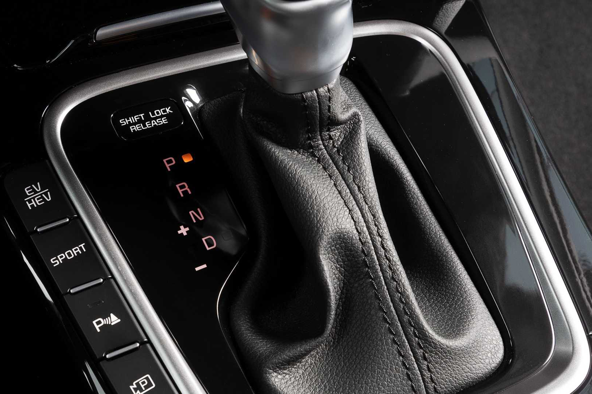 Download 2022 Kia Ceed SW - Central Console HD Wallpaper 1920x1280 #14